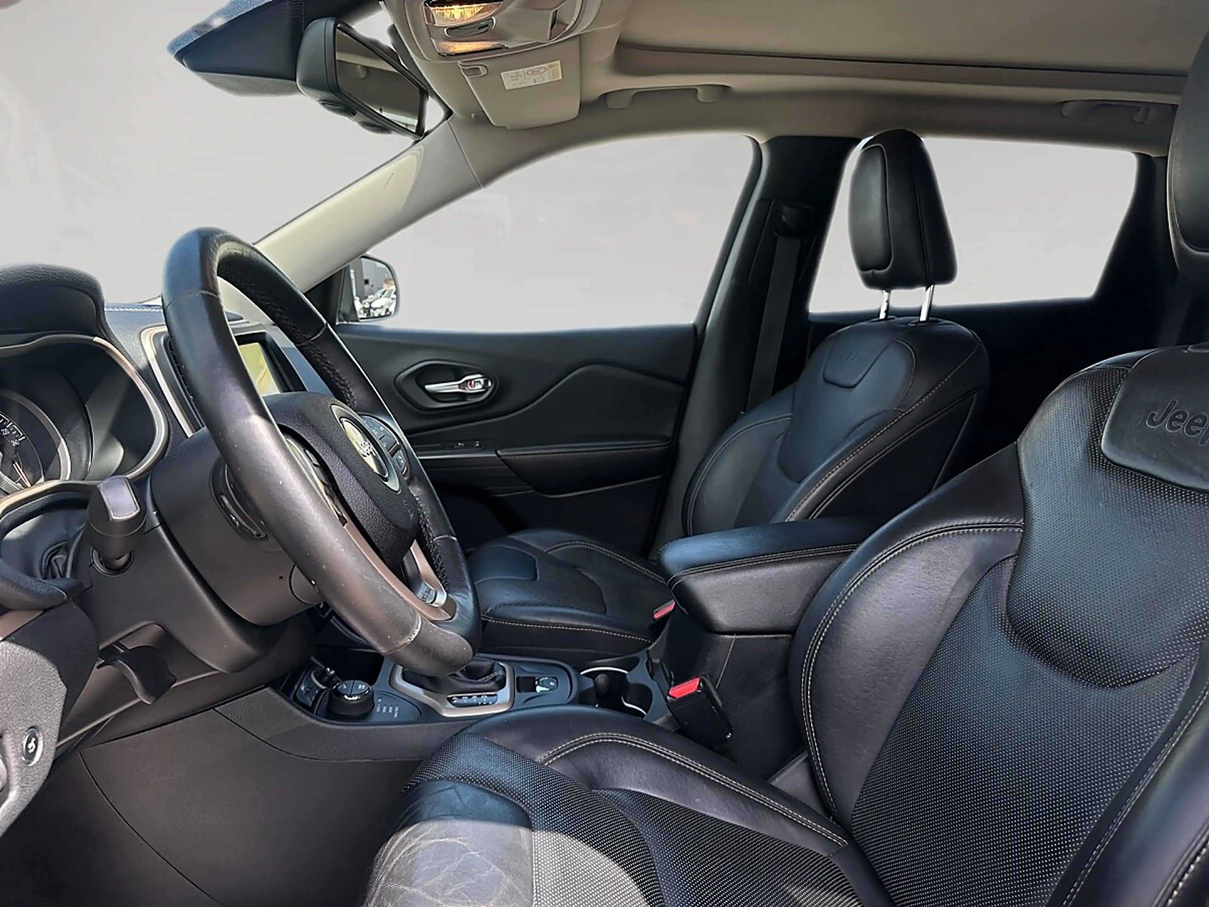 Jeep Cherokee 2,2 MultiJet II AWD Limited Aut. — photo 12