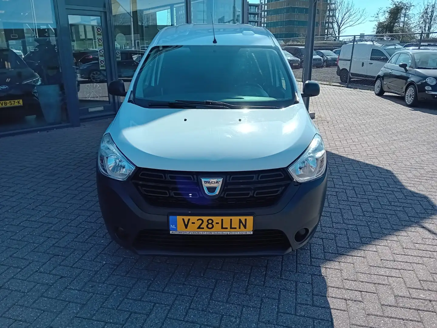 Dacia Dokker 1.6 MPI 100, Airco, Multimedia voorbereiding, Blue Wit - 2