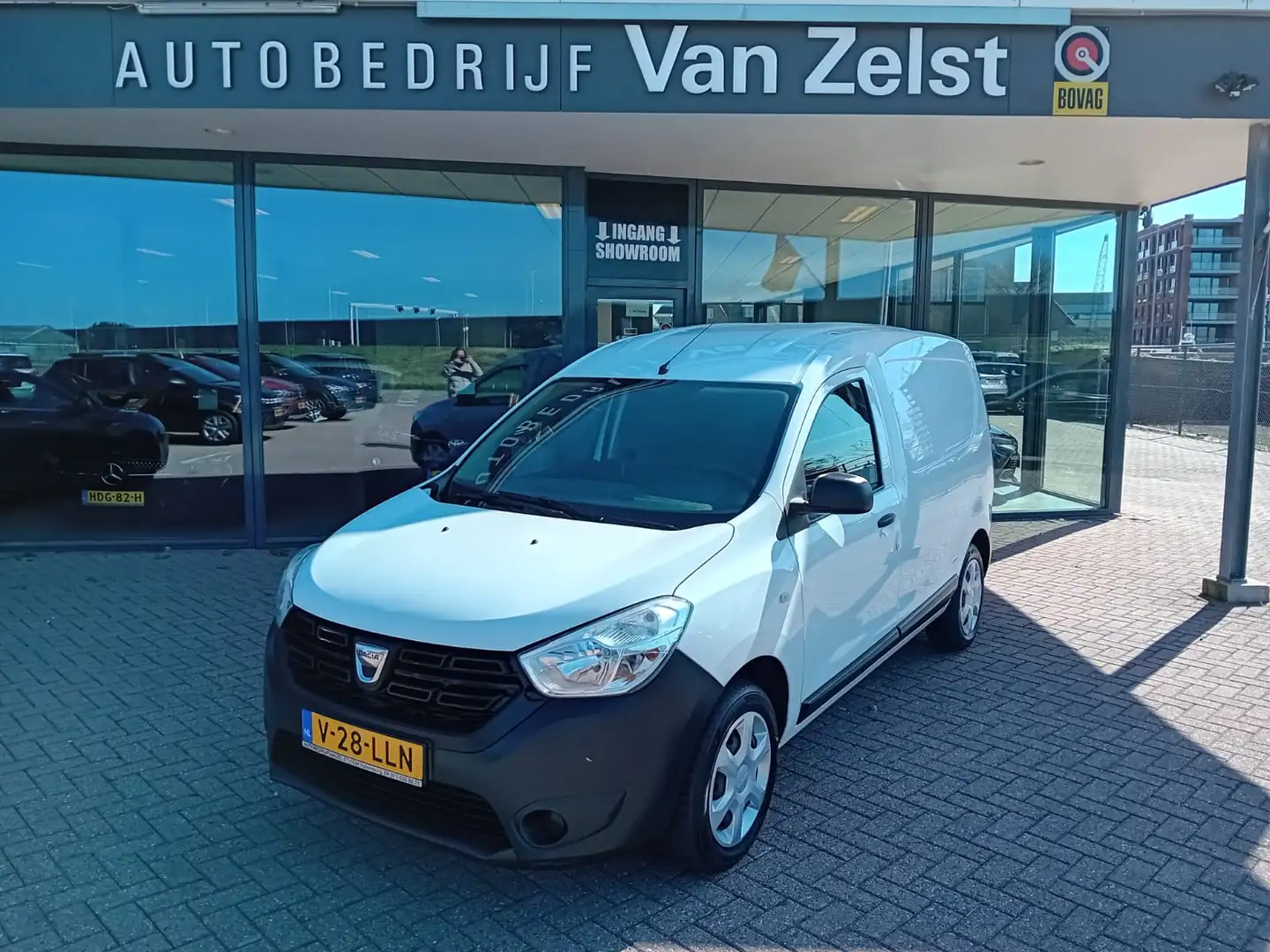 Dacia Dokker 1.6 MPI 100, Airco, Multimedia voorbereiding, Blue Wit - 1