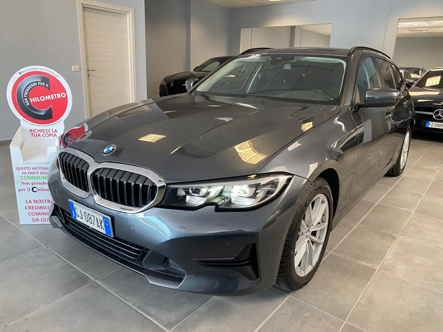 BMW 318 318d 48V Touring Business Advantage Gris - 1