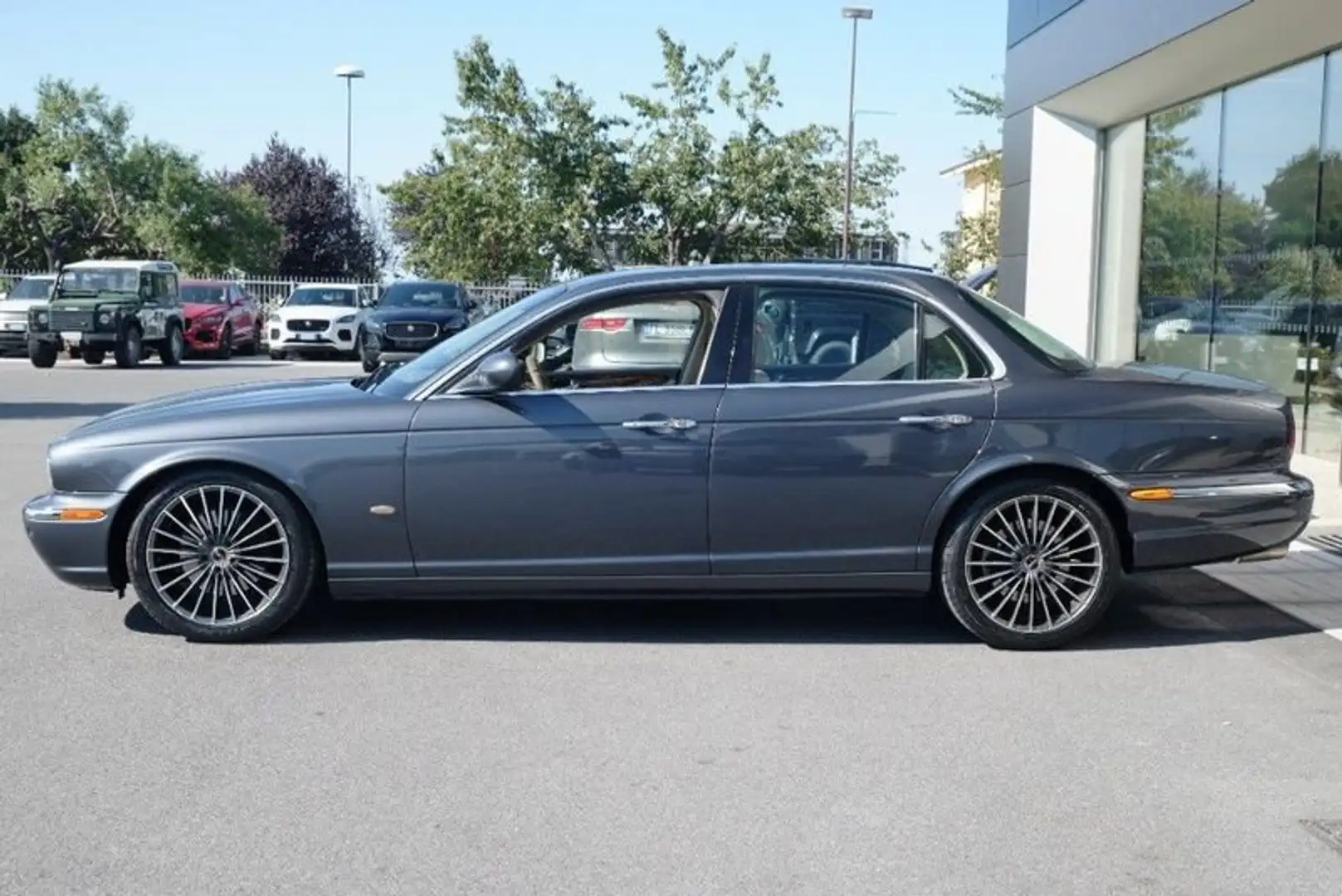 Jaguar XJ 2.7 D V6 cat Executive Gri - 2