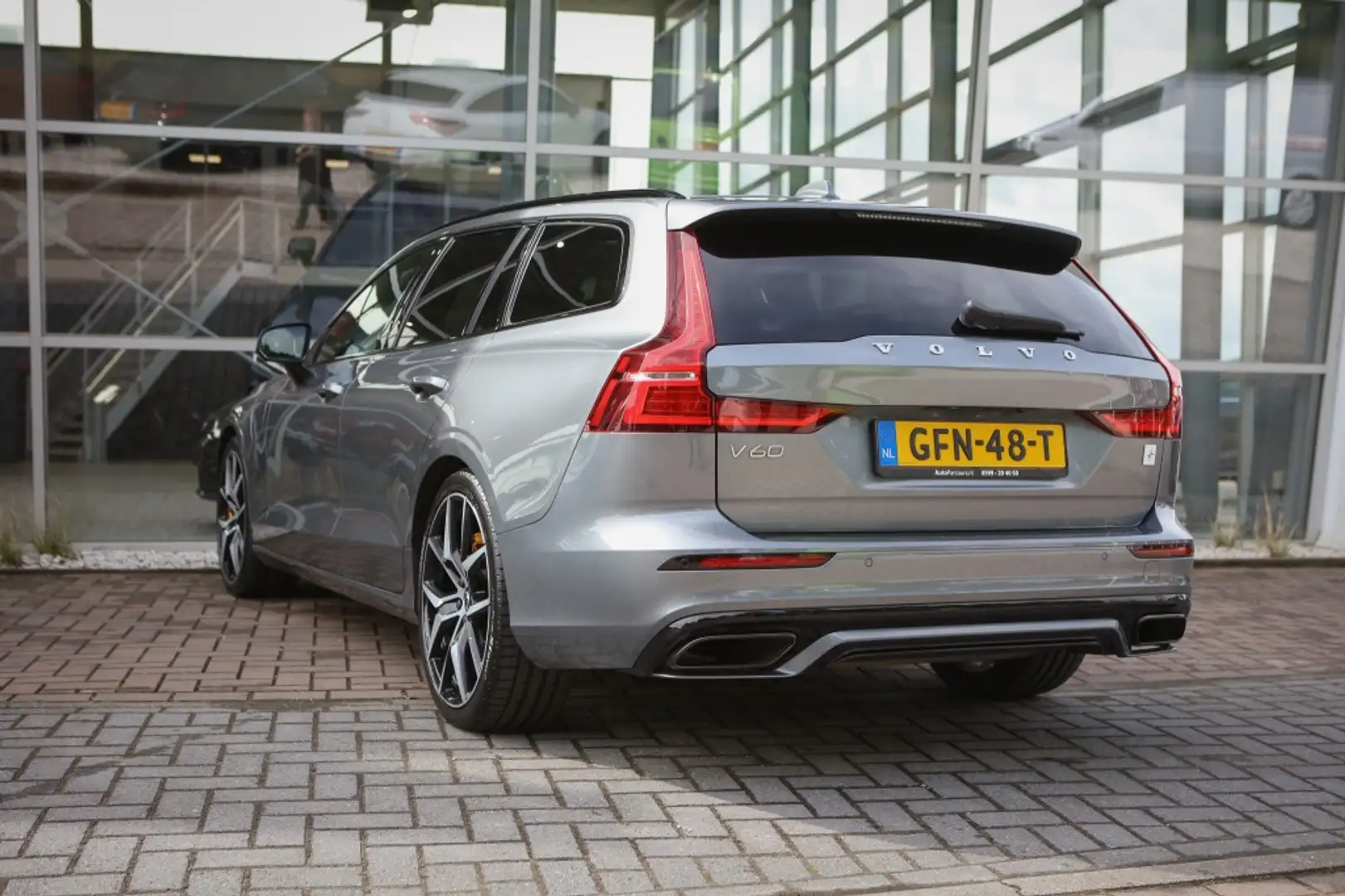 Volvo V60 2.0 T8 AWD Polestar Engineered | 405PK | Pano | Me Gris - 2