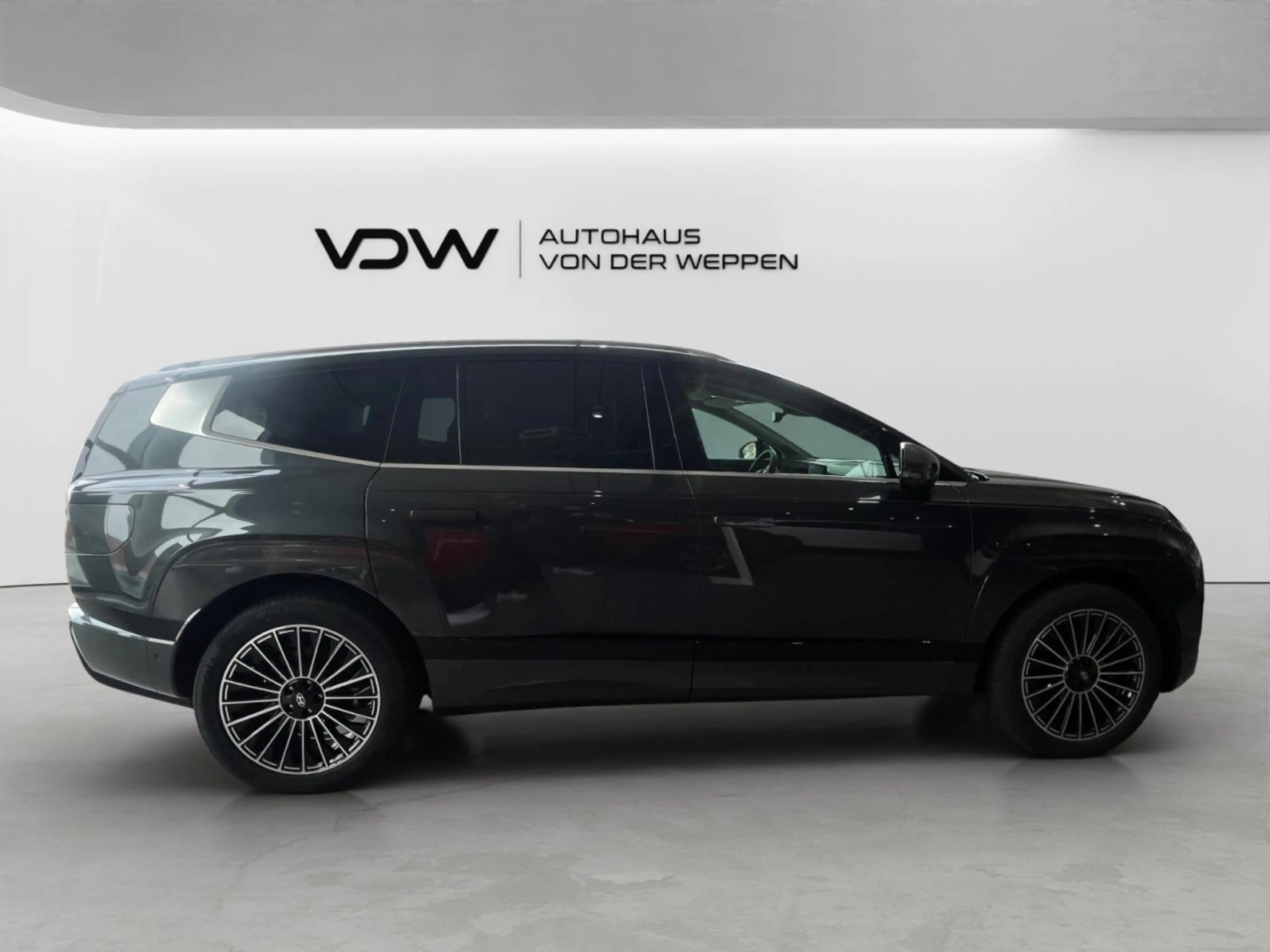 Hyundai IONIQ 9 4WD UNIQ 7-Sitzer Panorama-Schiebedach! Klima — photo 9