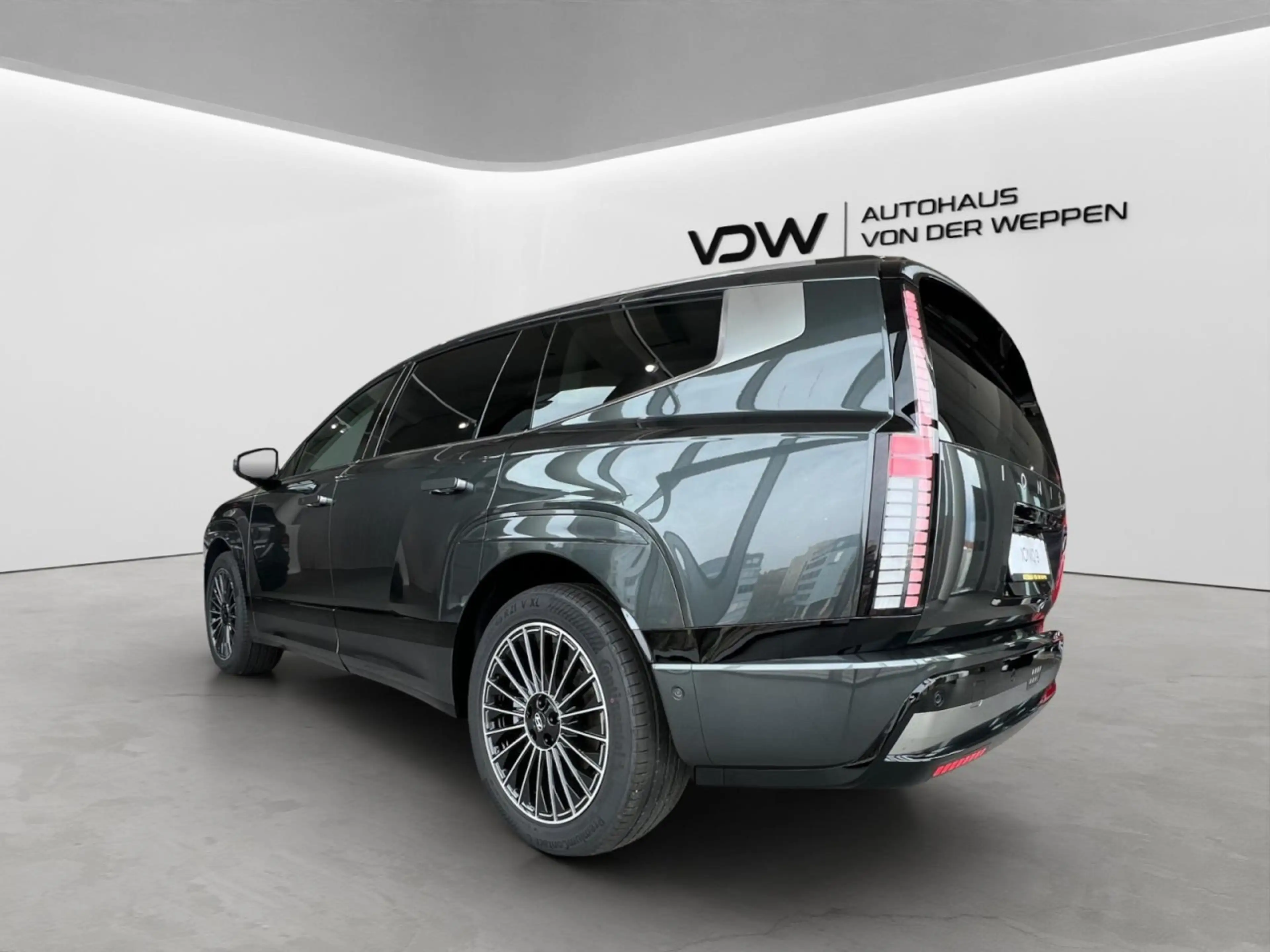 Hyundai IONIQ 9 4WD UNIQ 7-Sitzer Panorama-Schiebedach! Klima — photo 5