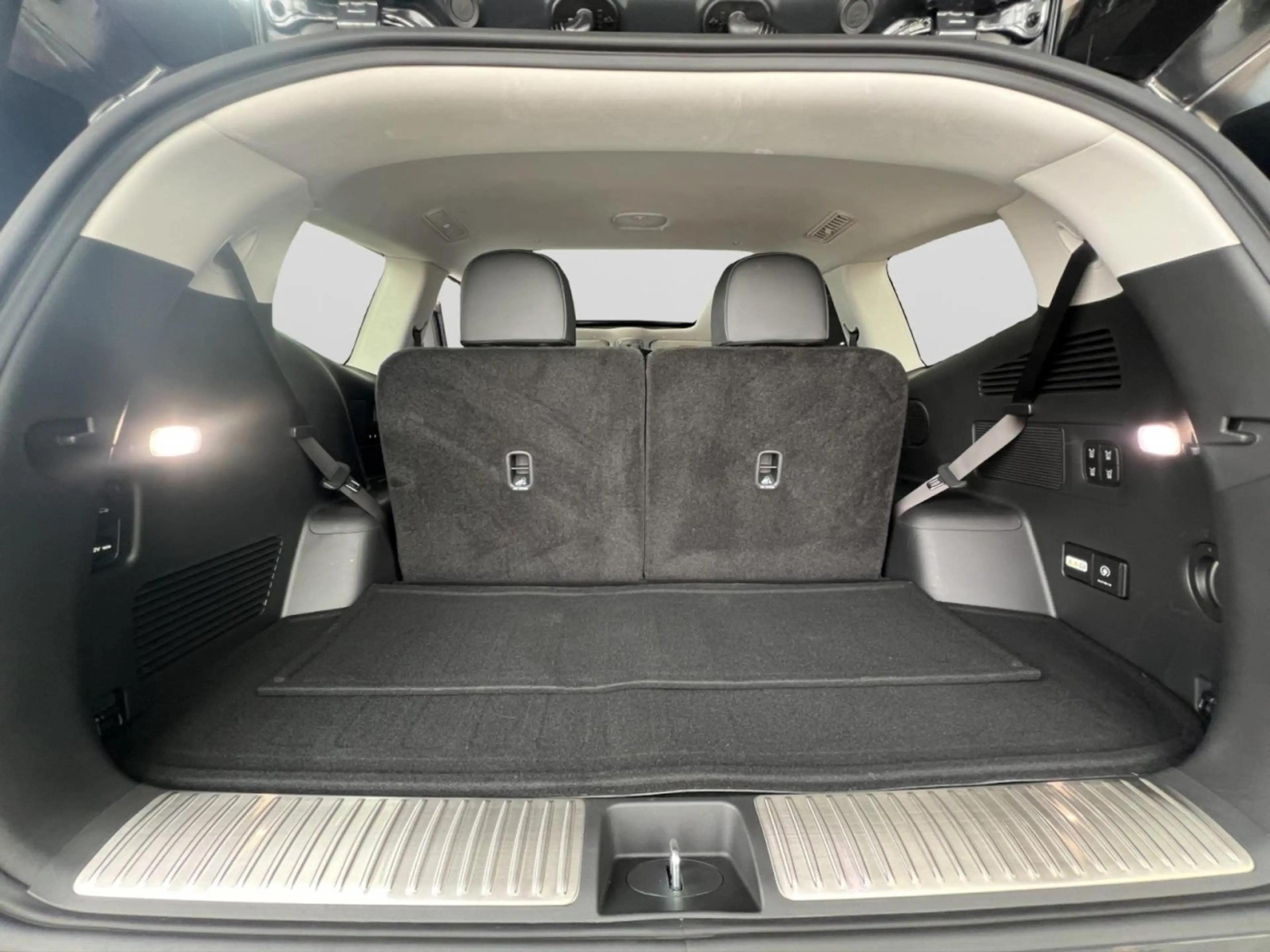 Hyundai IONIQ 9 4WD UNIQ 7-Sitzer Panorama-Schiebedach! Klima — photo 7