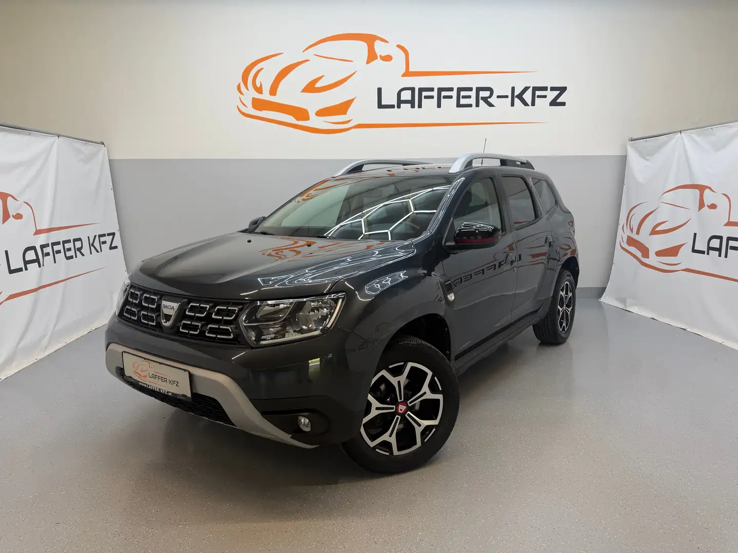 Dacia Duster Duster Charisma 4WD TCe 130 SITZHZG KLIMAAUTO TEMP Grau - 1