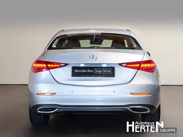 Mercedes-Benz C-Class view 4