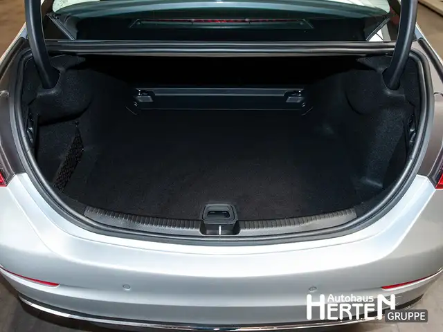 Mercedes-Benz C-Class view 15