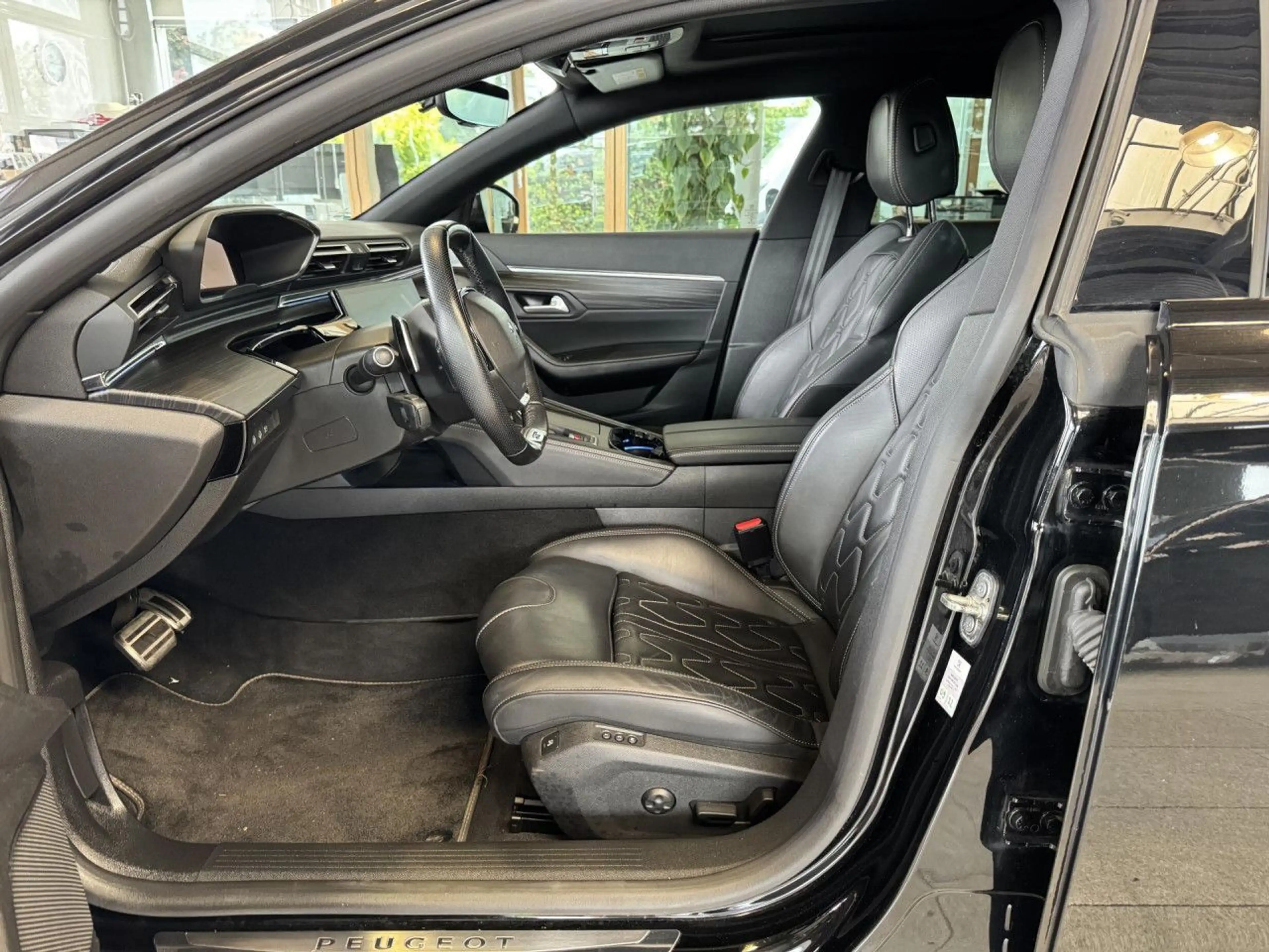 Peugeot 508 SW Plug-In Hybrid 225 GT Pack, AHK, ACC, LED! — photo 11