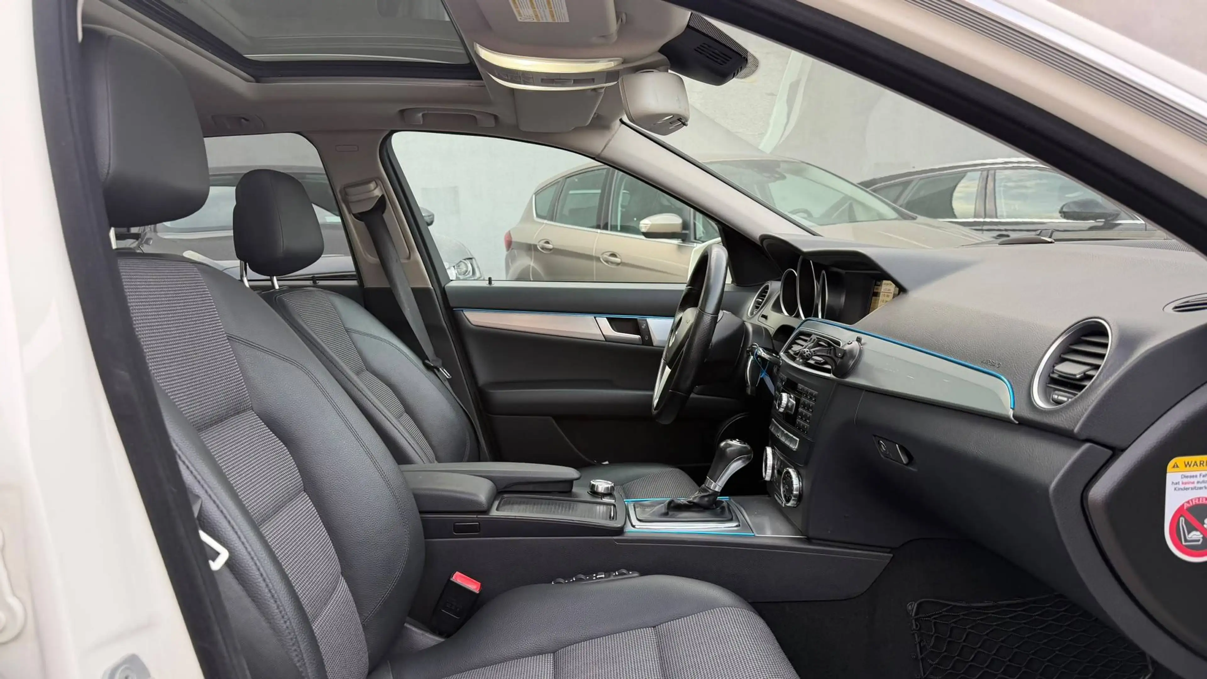 Mercedes-Benz C 220 T CDI Autom. 170PS Panoramadach ParkhilfeVorn Sitzheiz Navi — photo 15