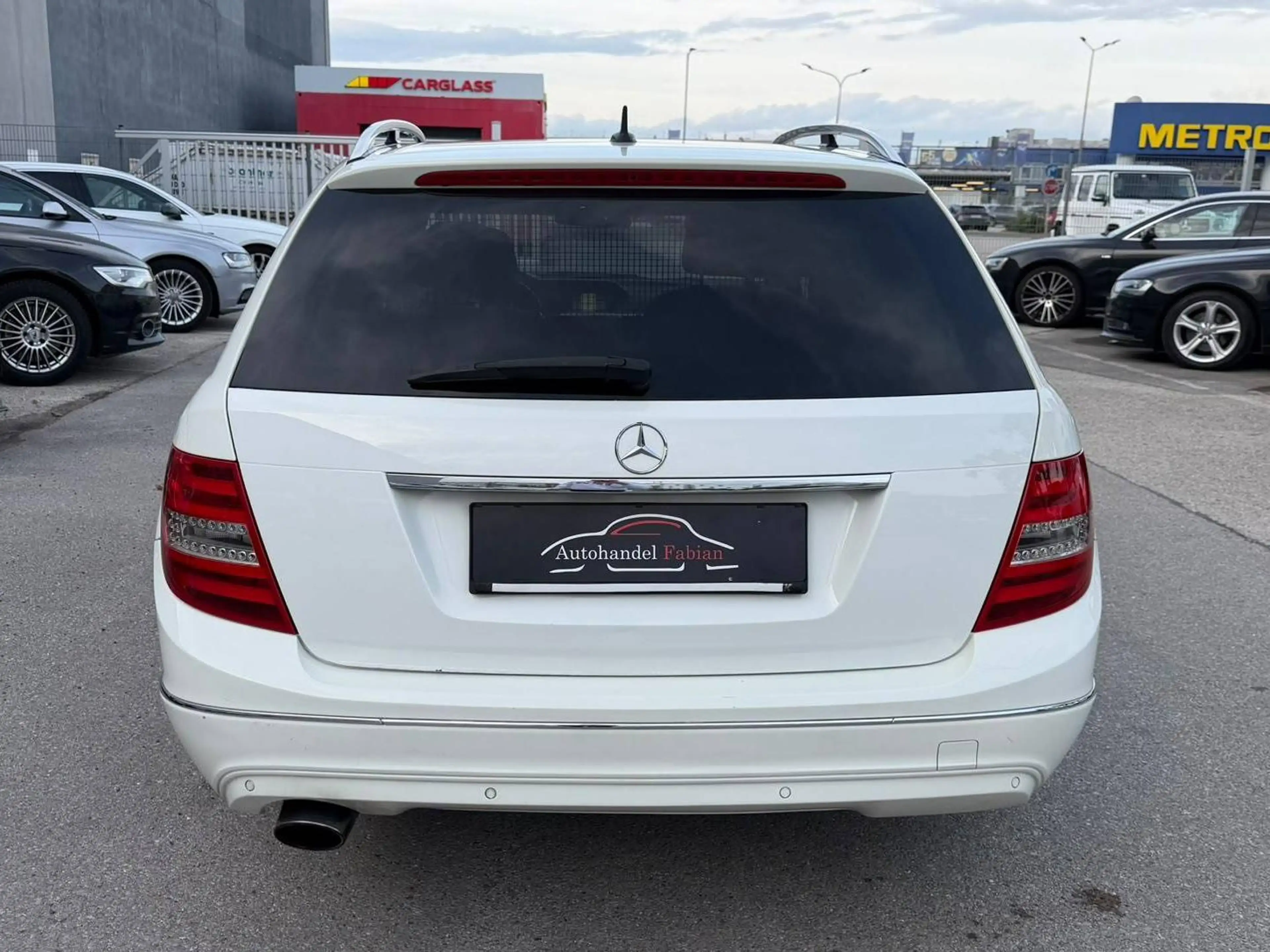 Mercedes-Benz C 220 T CDI Autom. 170PS Panoramadach ParkhilfeVorn Sitzheiz Navi — photo 4