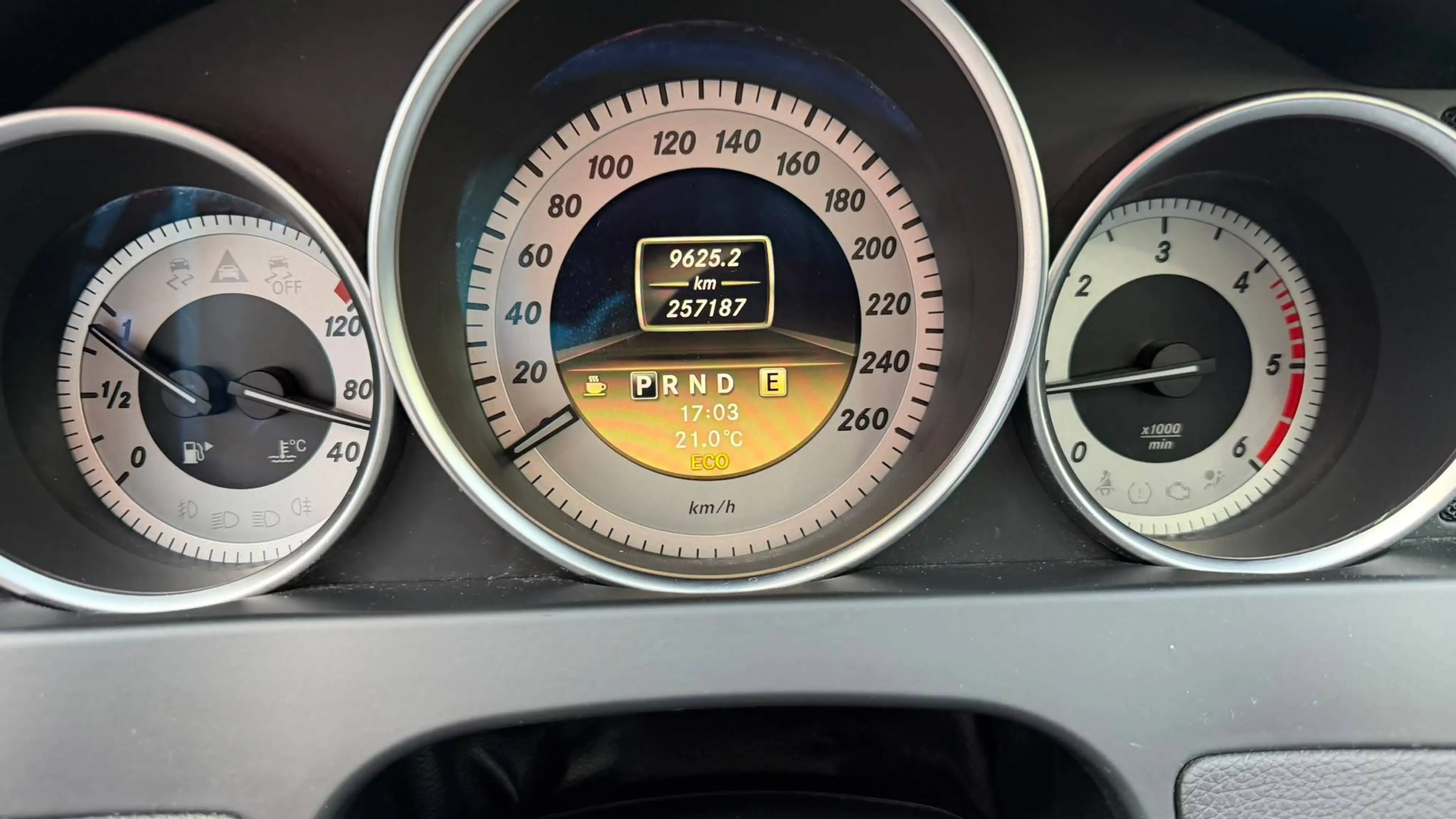 Mercedes-Benz C 220 T CDI Autom. 170PS Panoramadach ParkhilfeVorn Sitzheiz Navi — photo 13