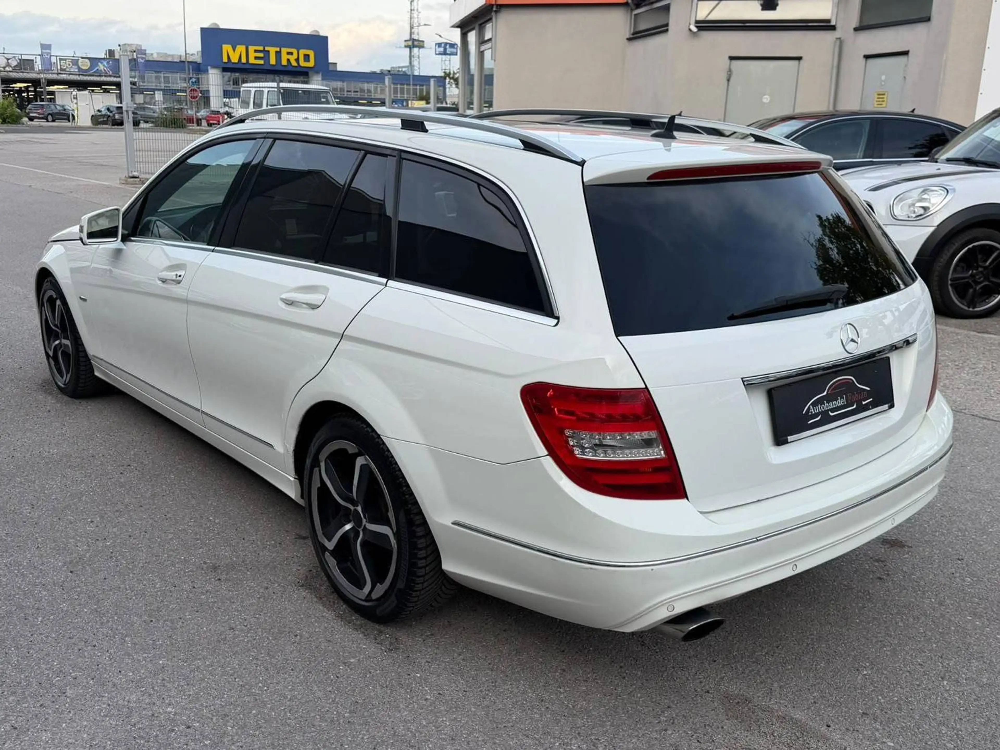 Mercedes-Benz C 220 T CDI Autom. 170PS Panoramadach ParkhilfeVorn Sitzheiz Navi — photo 5