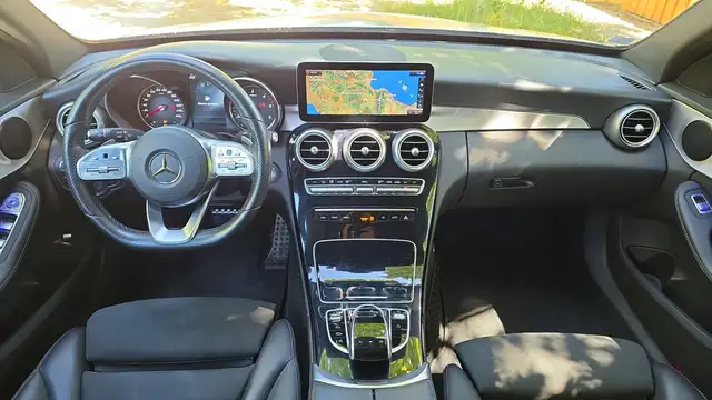 Mercedes-Benz C-Class view 11