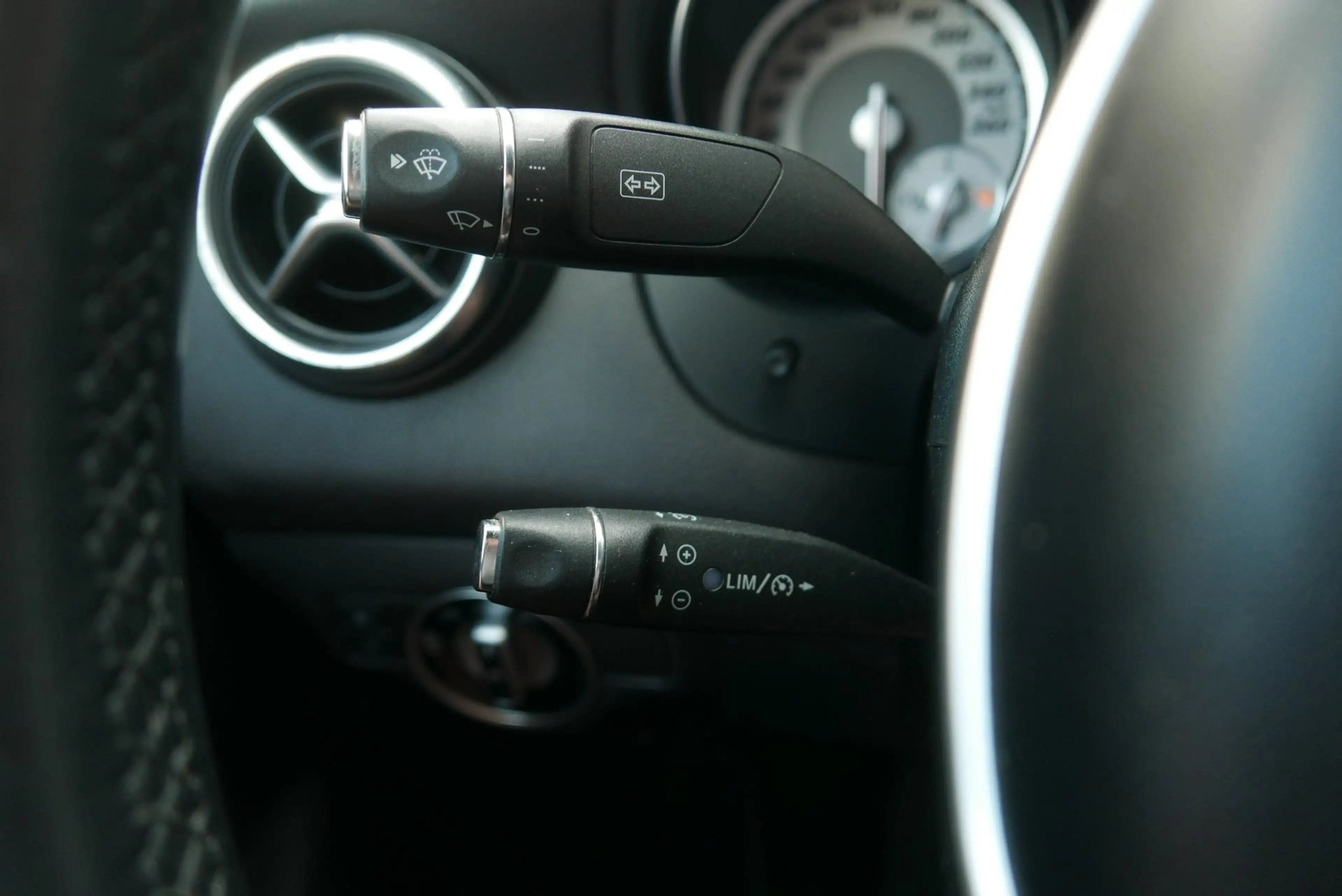 Mercedes-Benz CLA 200 156 PK Ambition AUT,NAVI,CLIMA,XENON,TREKHAAK. — photo 13