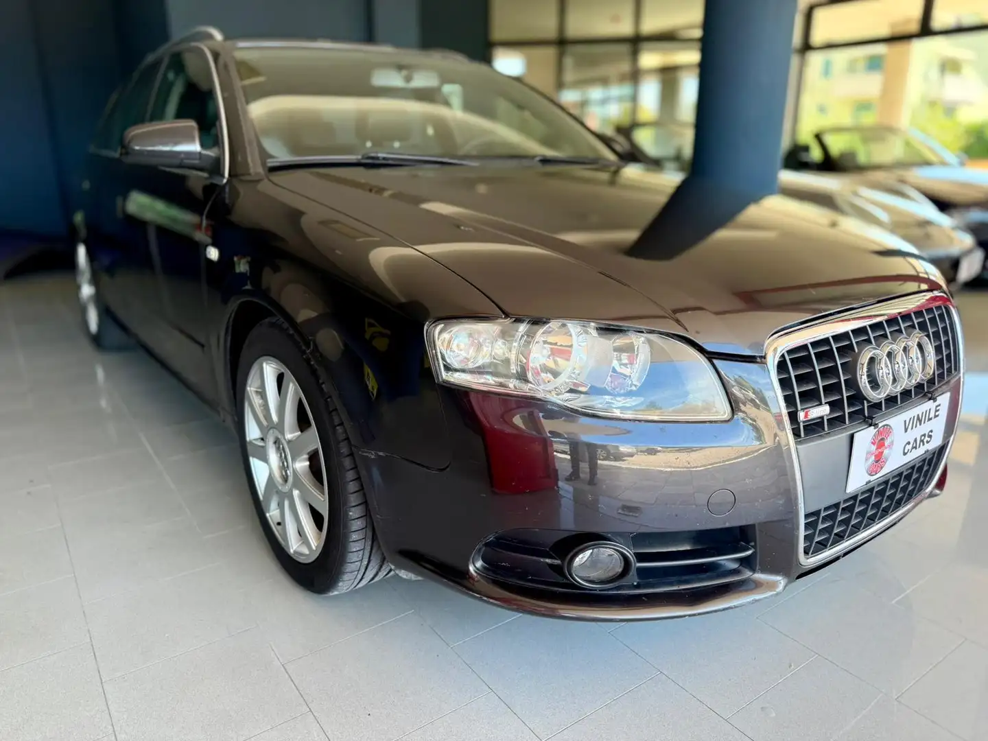 Audi A4 Avant 2.0 tdi Top Plus multitronic Noir - 1