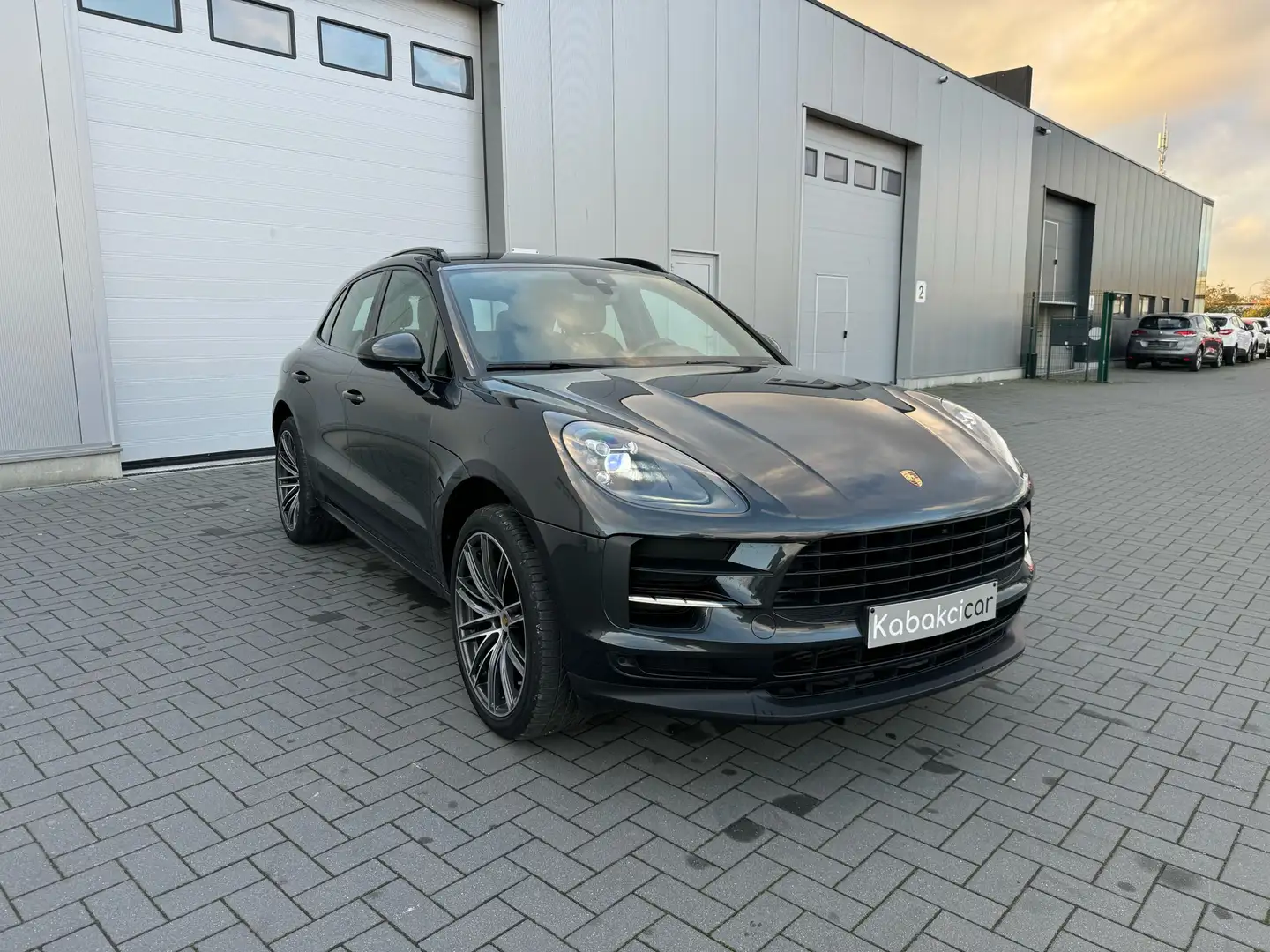 Porsche Macan 2.0 Turbo PDK // TVA RECUPERABLE // 1 ER MAIN // Grijs - 1
