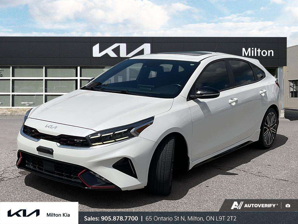 White 2023 Kia Forte5 Hatchback 7-Speed Automatic