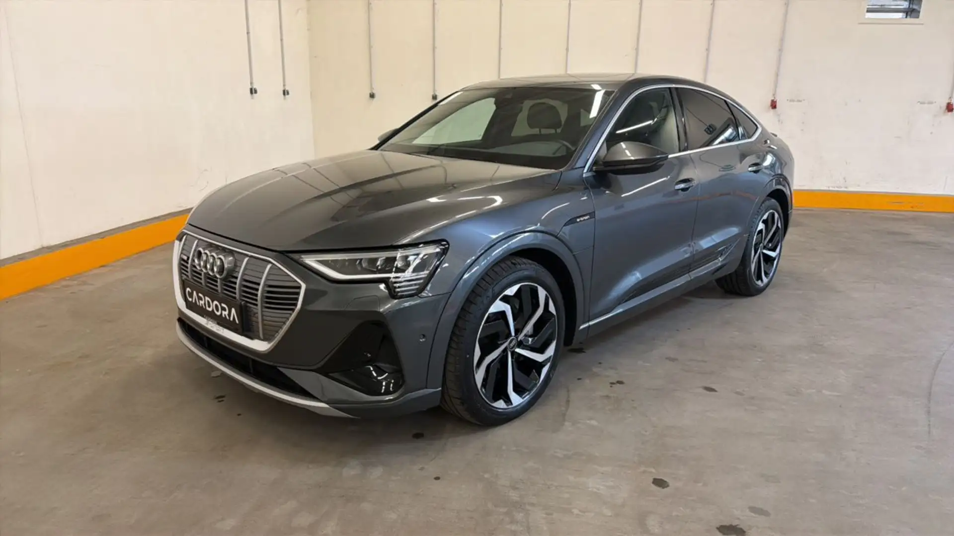 Audi e-tron Sportback 55 quattro S line Grau - 2