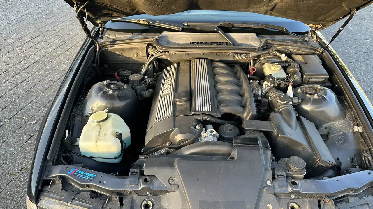 BMW 320i, foto 9