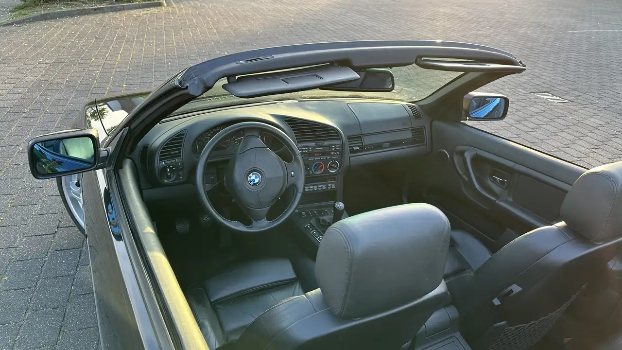 BMW 320i, foto 8