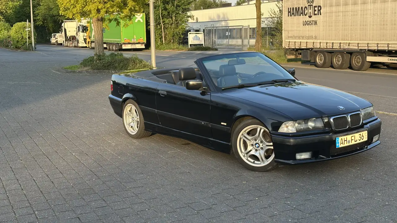 BMW 320i, foto 1