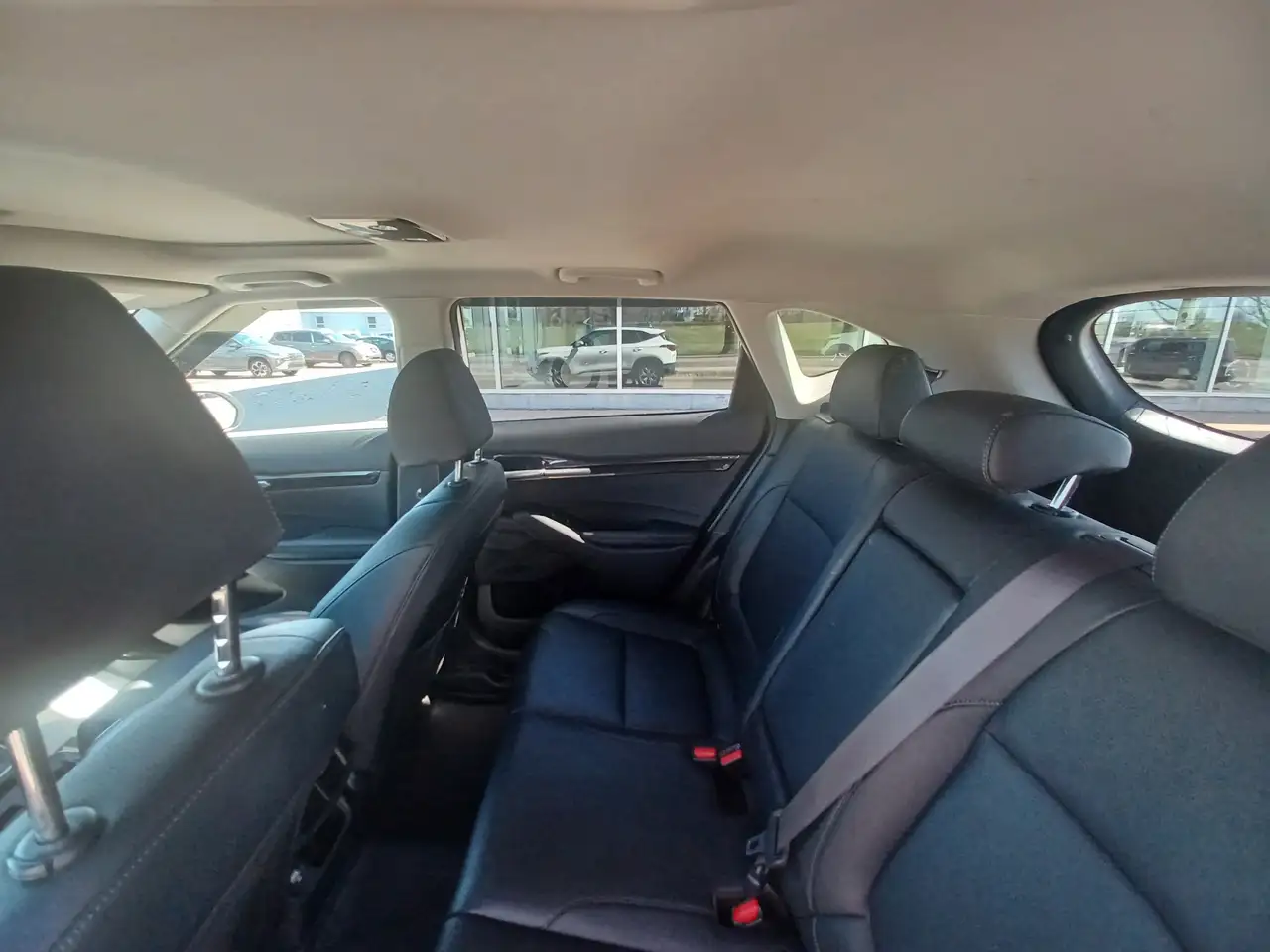 Kia Seltos снимка Kia Seltos