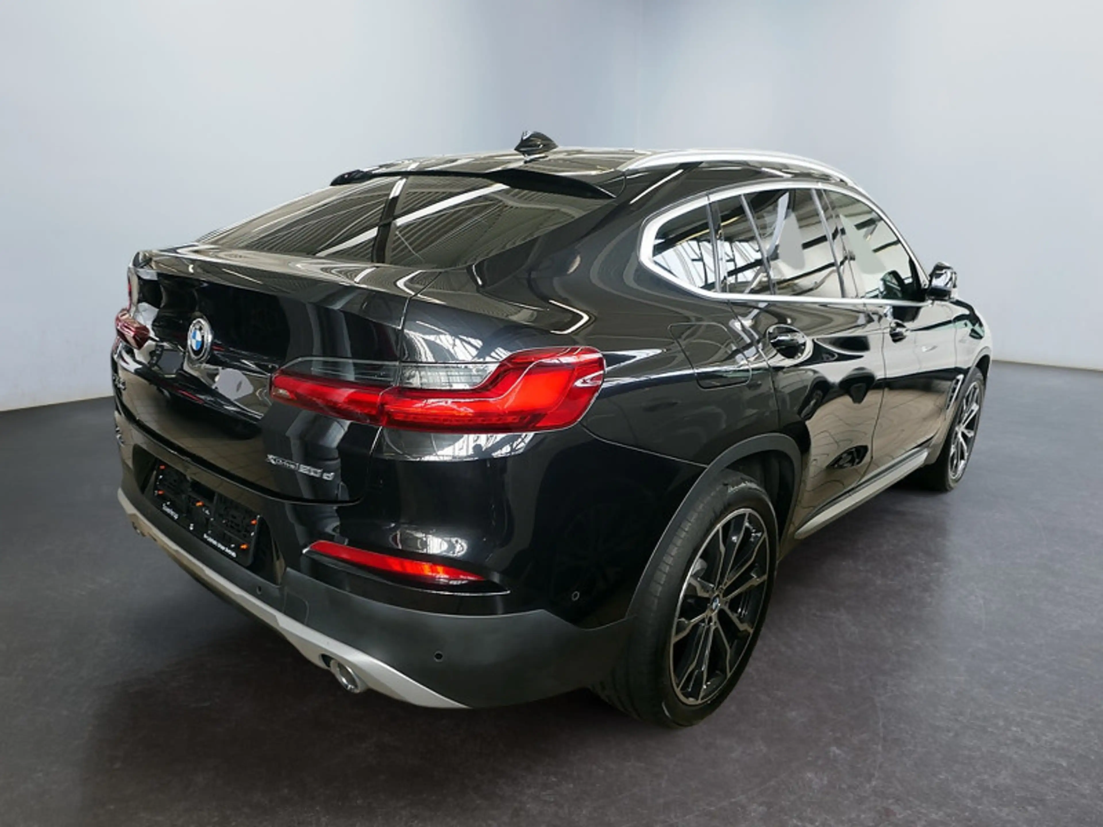 BMW X4 xDrive 20d xLine AHK DISTR KAMERA PANO SPUR — photo 6