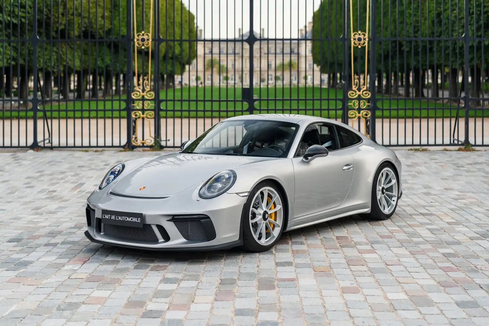 Porsche 991 GT3 Touring - GT Silver, 7 200 kms Plateado - 1