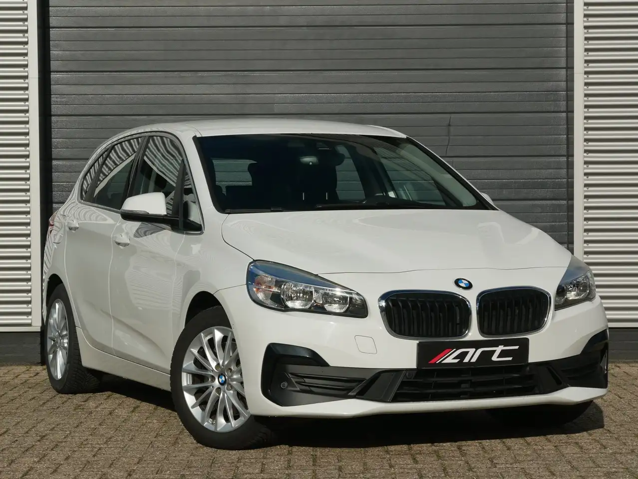 BMW 225