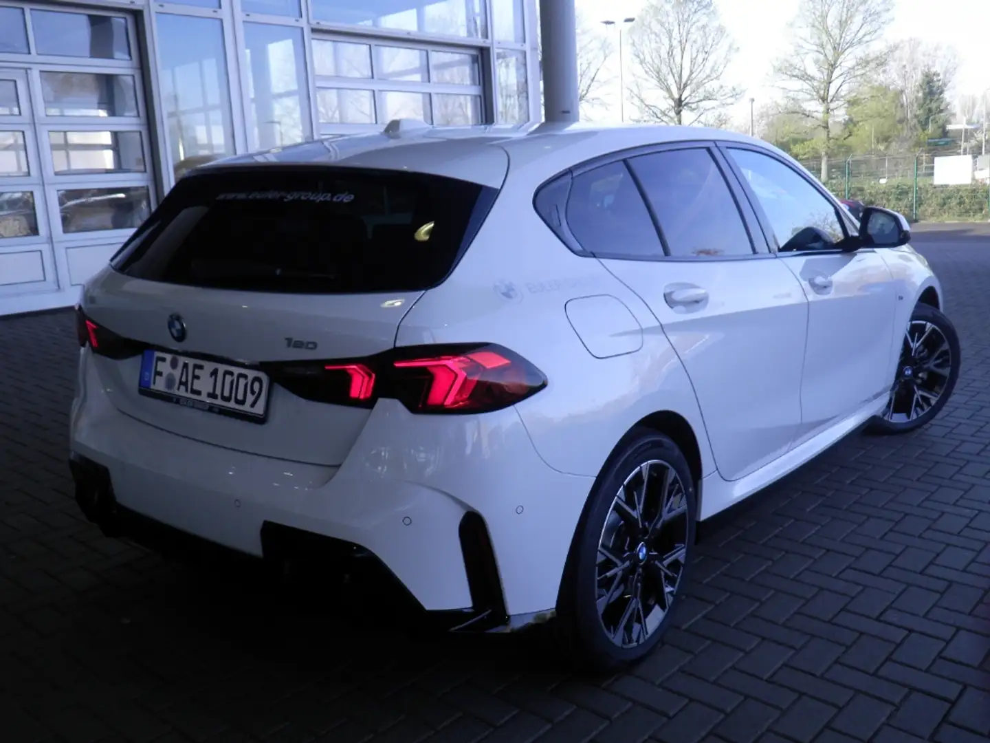 BMW 120 Navi Digitales Cockpit LED Apple CarPlay Android A Weiß - 2