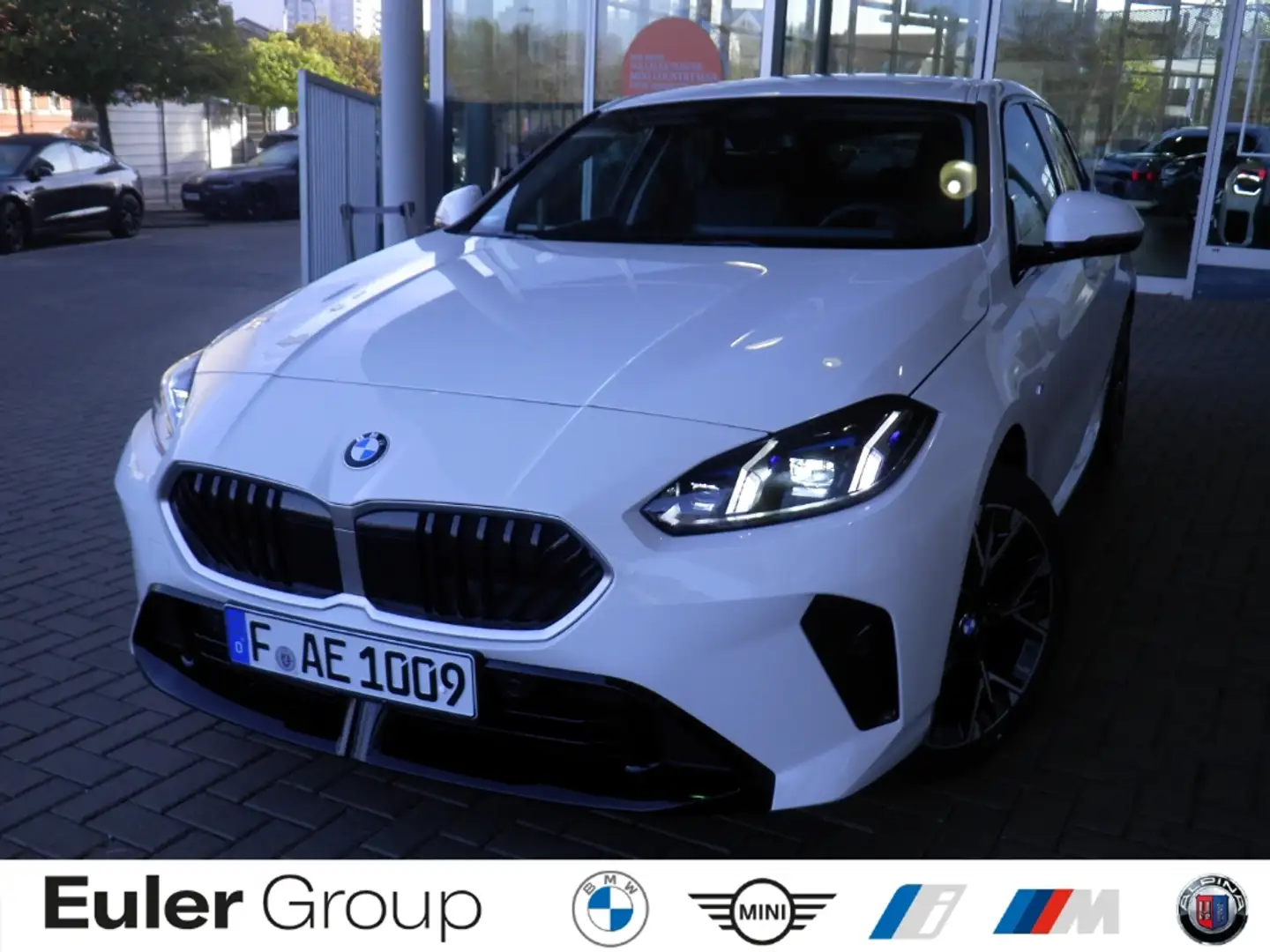 BMW 120 Navi Digitales Cockpit LED Apple CarPlay Android A Weiß - 1