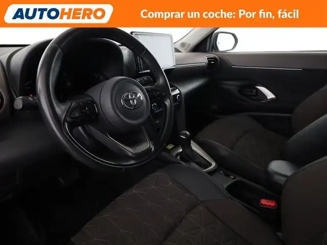 Toyota Yaris Cross view 12