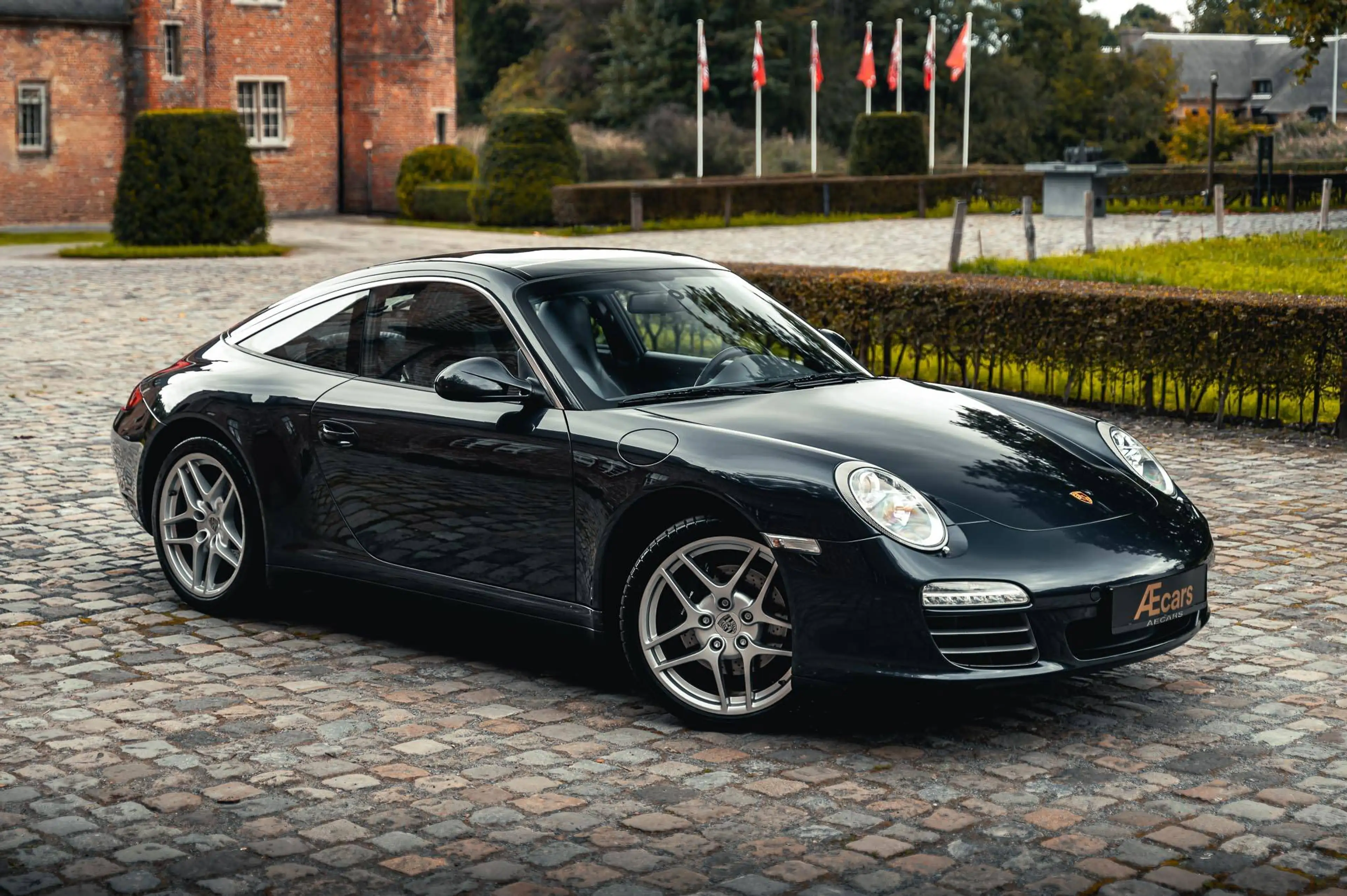 Porsche 997 .2 911 TARGA 4 / MANUAL / SPORT EXHAUST / MAJOR SERVICE DONE + TIRES + RADIATORS / BELGIAN — photo 2