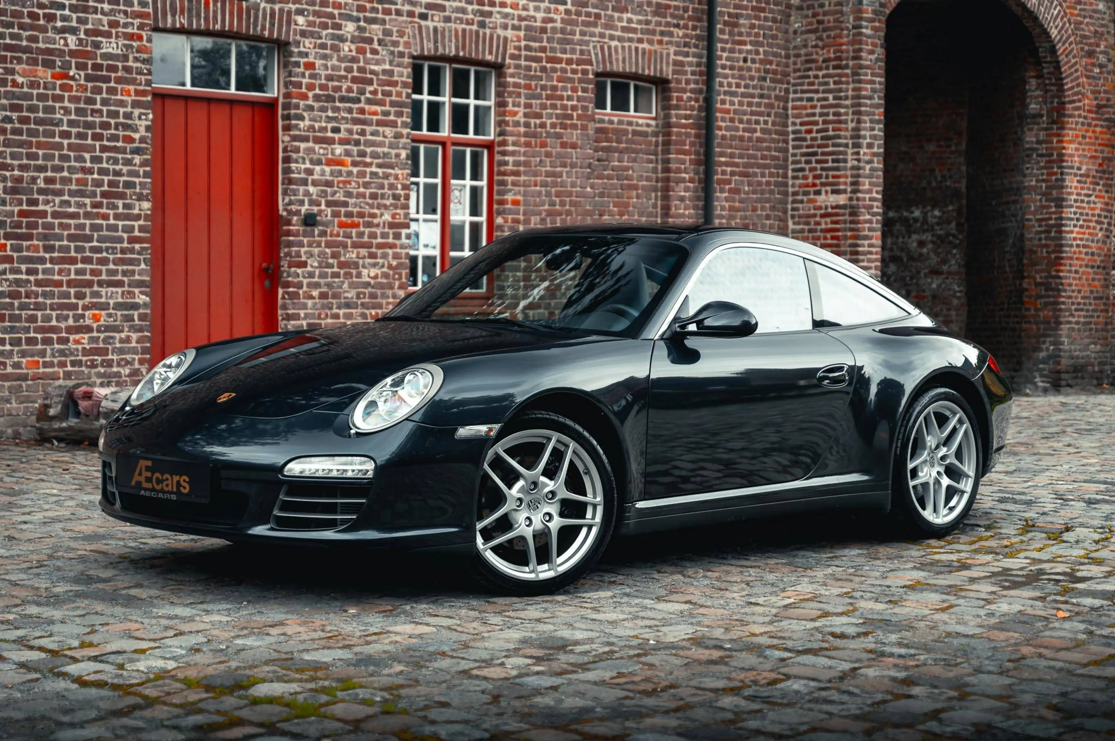 Porsche 997 .2 911 TARGA 4 / MANUAL / SPORT EXHAUST / MAJOR SERVICE DONE + TIRES + RADIATORS / BELGIAN — photo 3