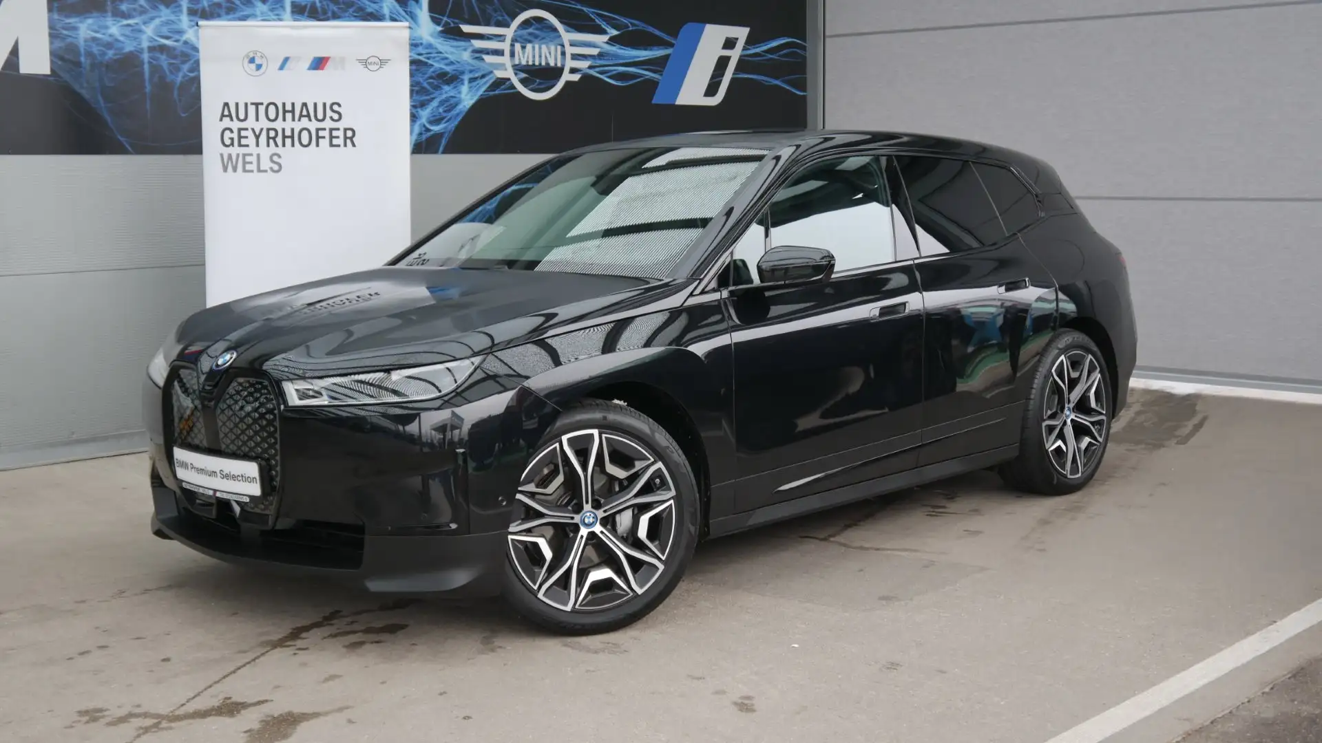 BMW iX iX xDrive40 Schwarz - 1