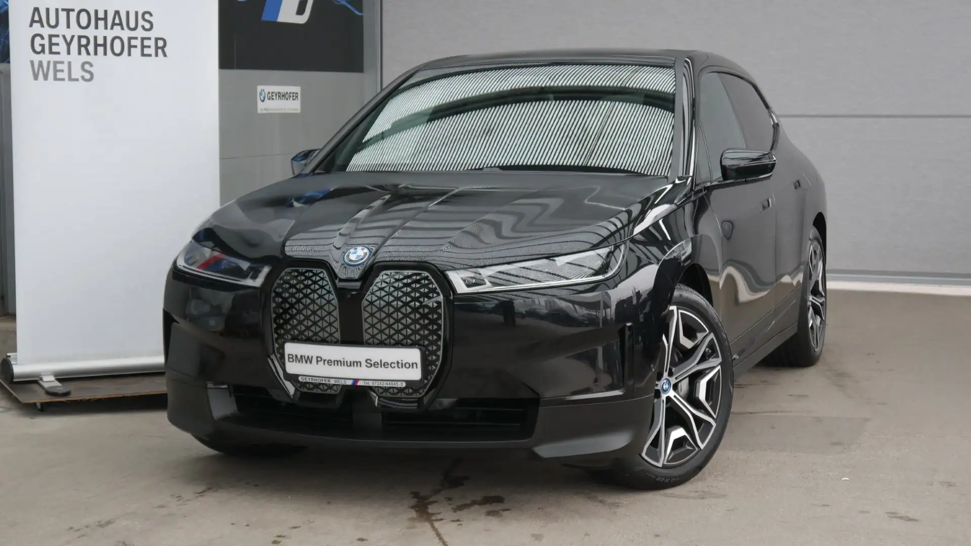 BMW iX iX xDrive40 Schwarz - 2