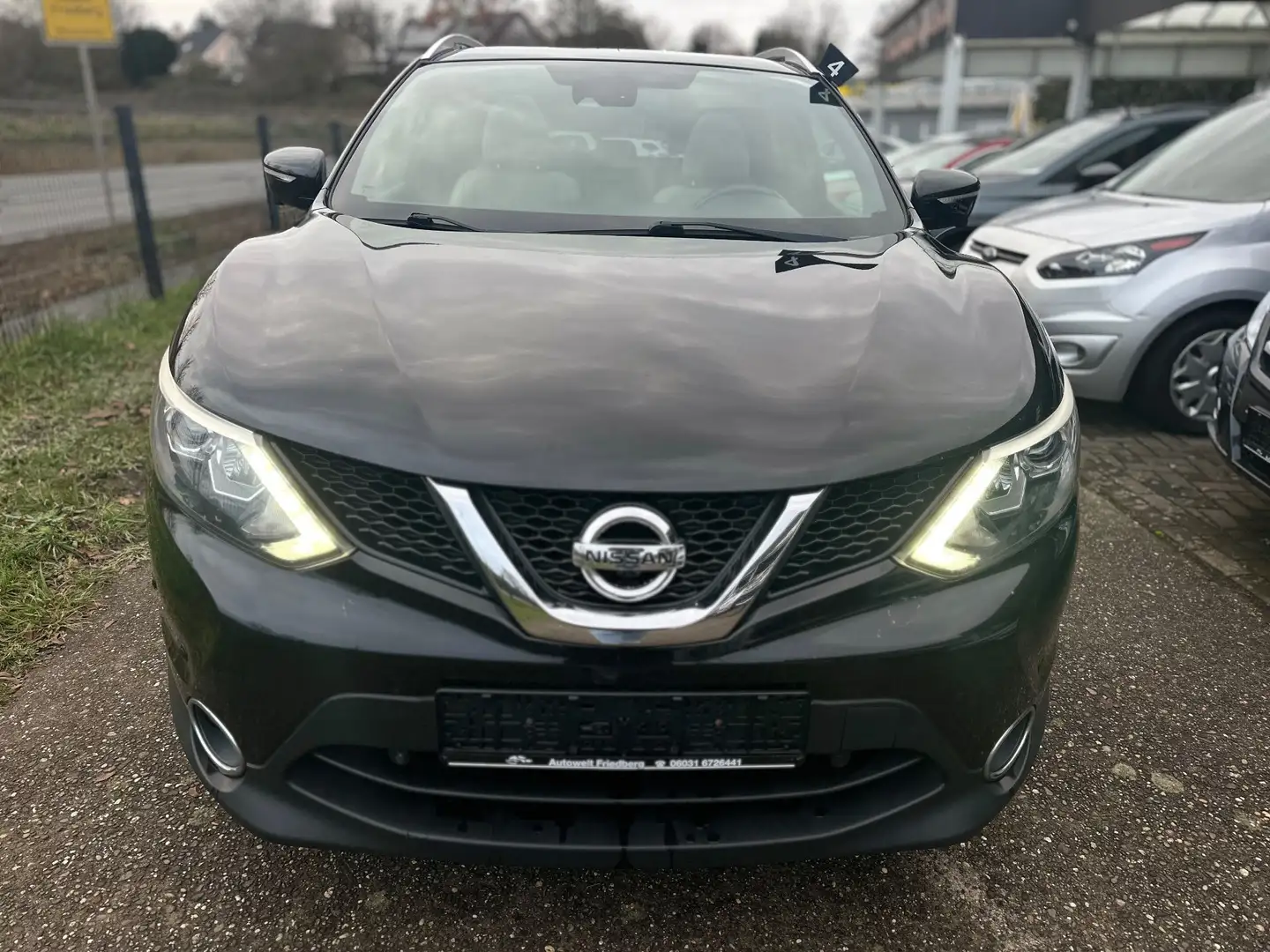 Nissan Qashqai 1.6 dCi DPF Tekna 4x2 * PANO * 360° Kamera * SHZ Schwarz - 2