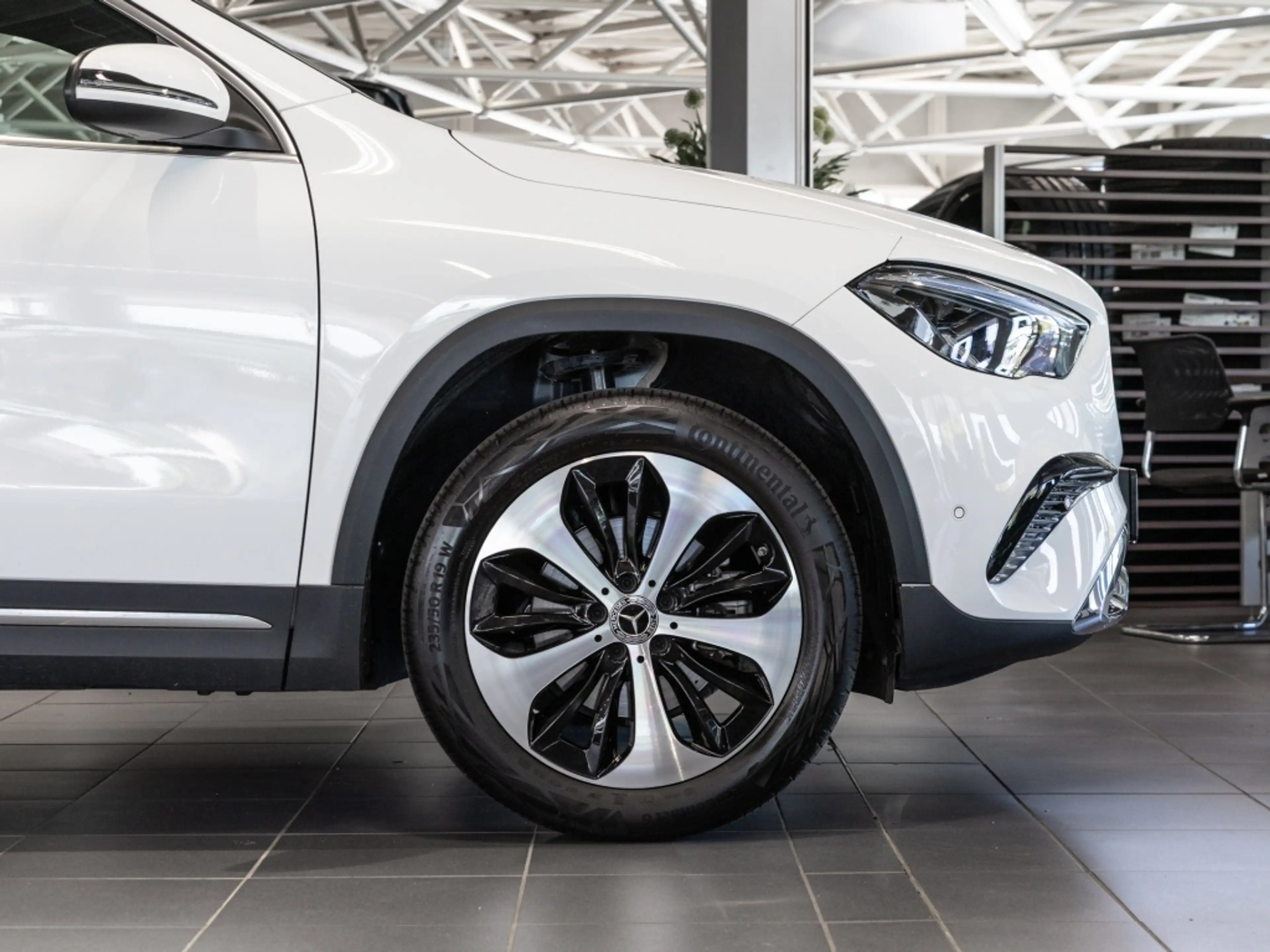 Mercedes-Benz GLA 180 , PROGRESSIVE KAMERA PANO SPUR PDC SHD — photo 6
