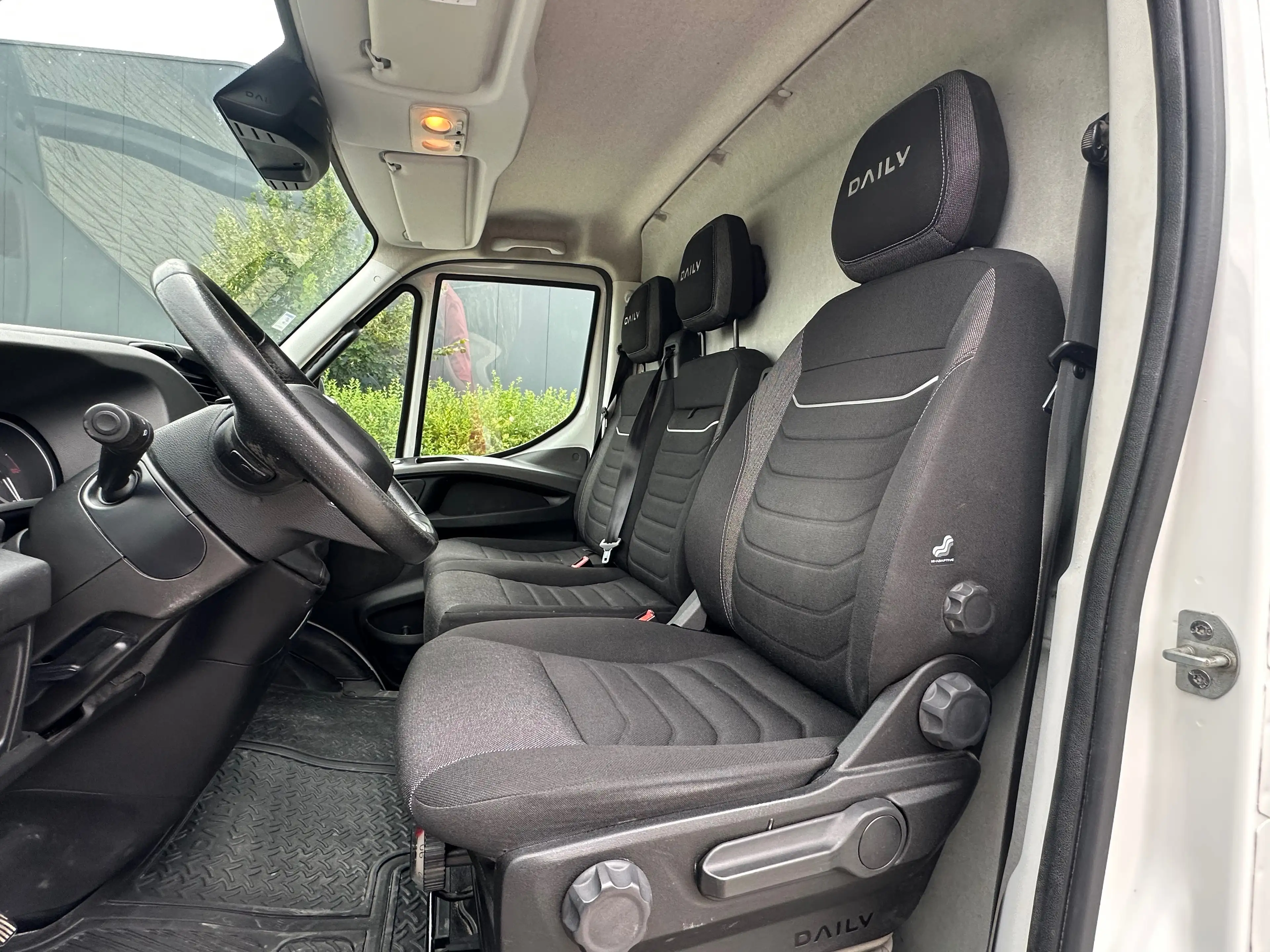 Iveco Daily 3.0 Daily 35-180 Hi-Matic L4-H2*BTW wagen*Camera*Apple CarPlay*Luchtgeveerde zetel* — photo 9