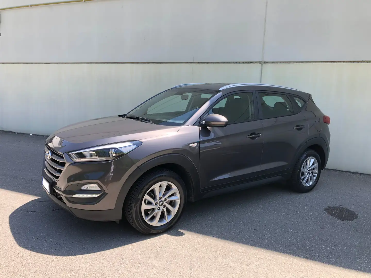 Hyundai TUCSON 1.7 crdi Sound 2wd *EURO6*GANCIO*PARI AL NUOVO* Grigio - 1