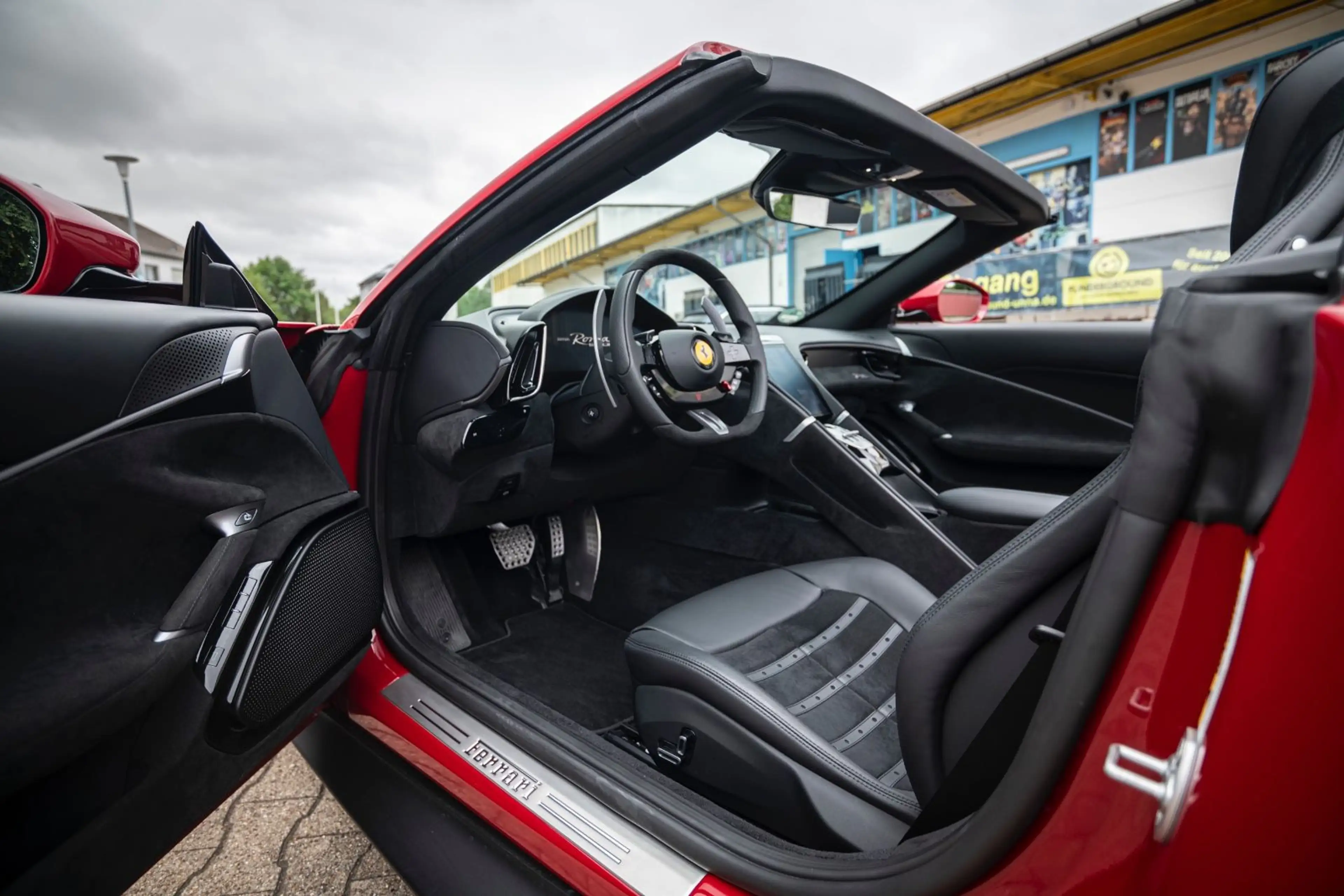 Ferrari Roma Spider - 20" - Daytona-Sitz - Rosso Mugello — photo 28