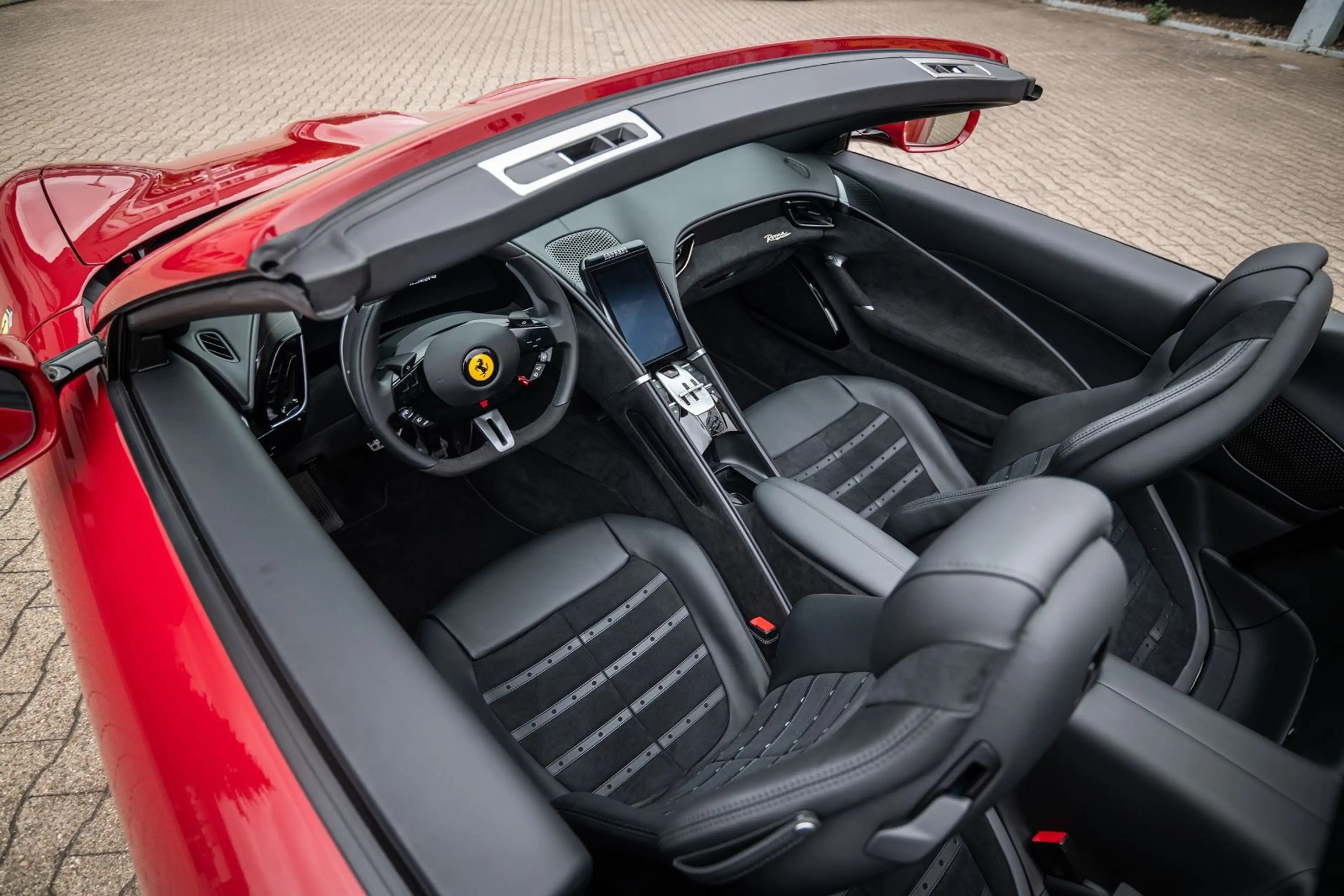 Ferrari Roma Spider - 20" - Daytona-Sitz - Rosso Mugello — photo 27