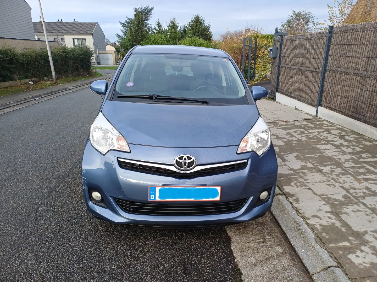 Toyota Verso-S Verso S 1.33 VVT-i Comfort plava - 2