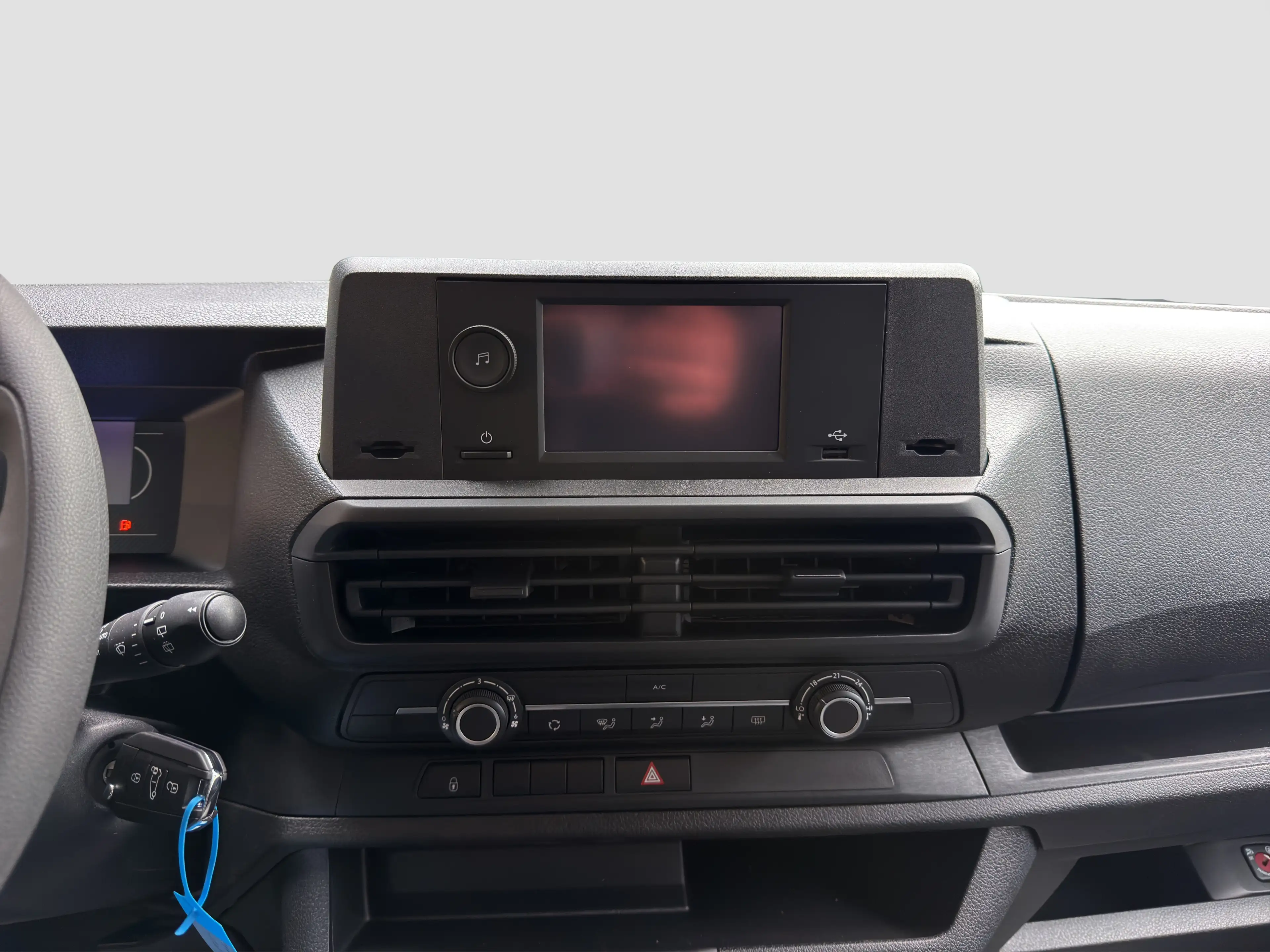 Peugeot Expert Expert KOMBI L2 BHDI 180 EAT8 — photo 13