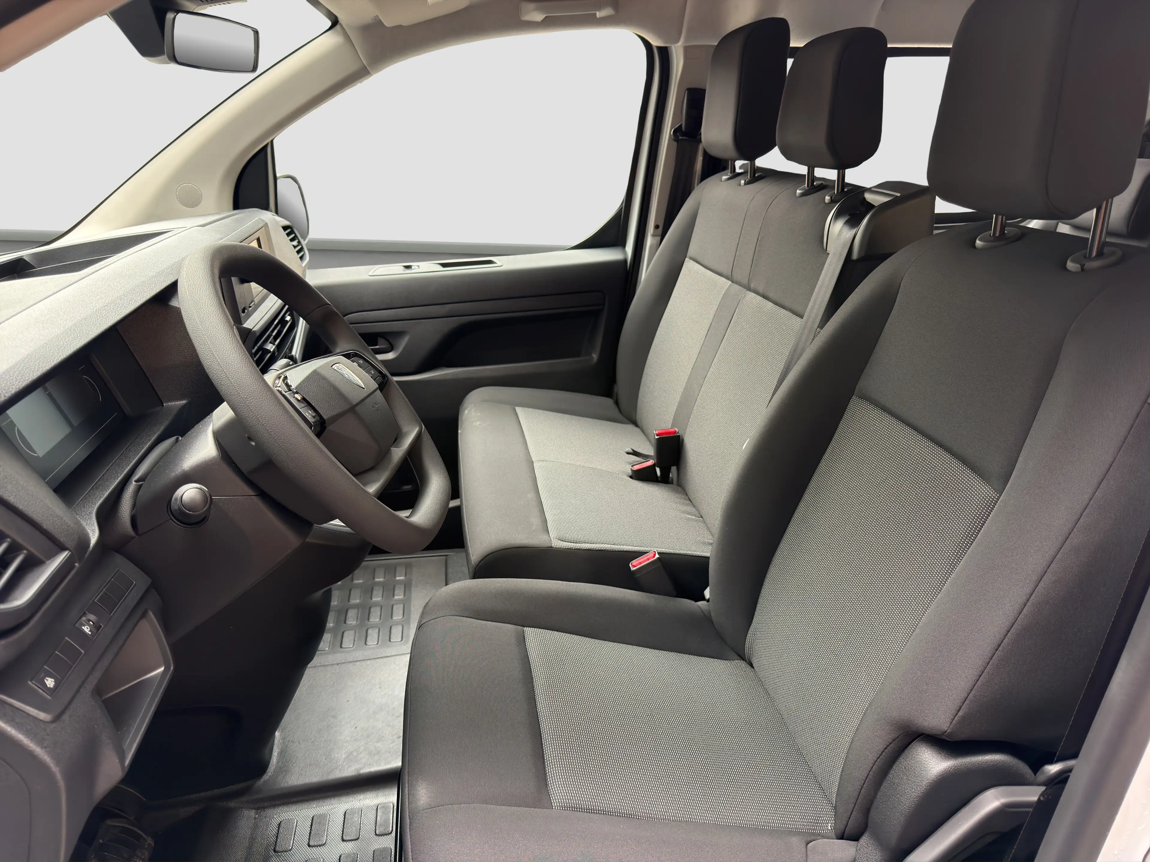 Peugeot Expert Expert KOMBI L2 BHDI 180 EAT8 — photo 6