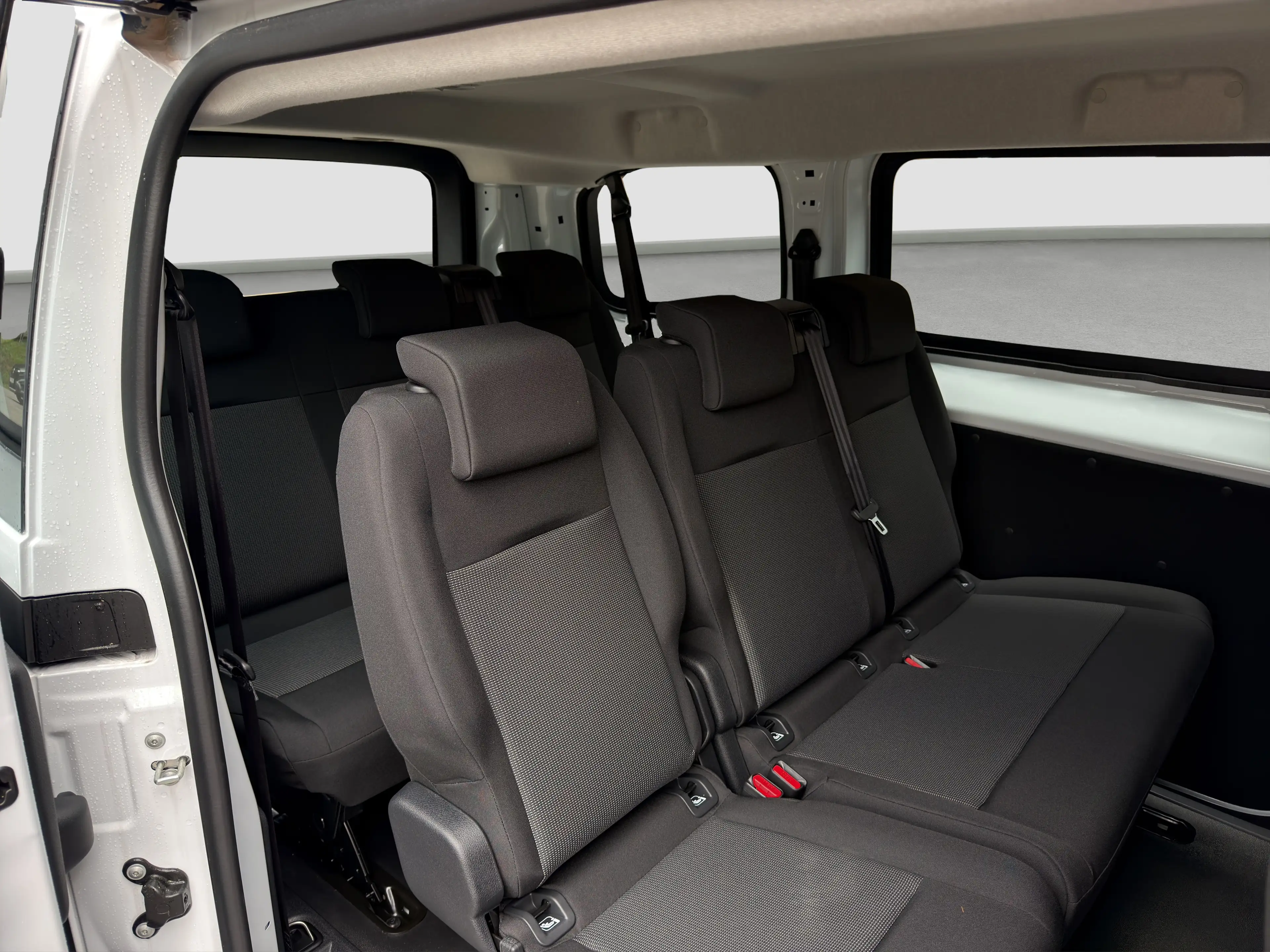 Peugeot Expert Expert KOMBI L2 BHDI 180 EAT8 — photo 10
