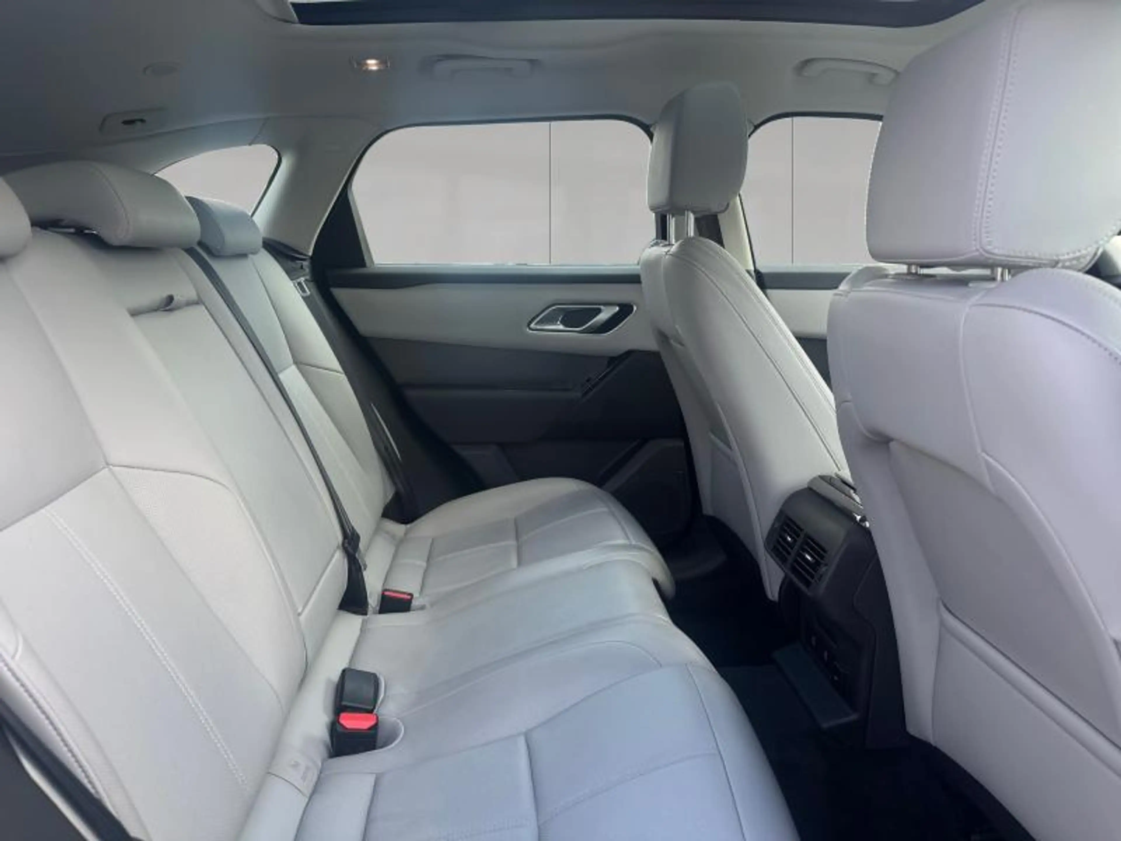 Land Rover Range Rover Velar D200 Dynamic SE Warranty until 01/2030 — photo 5