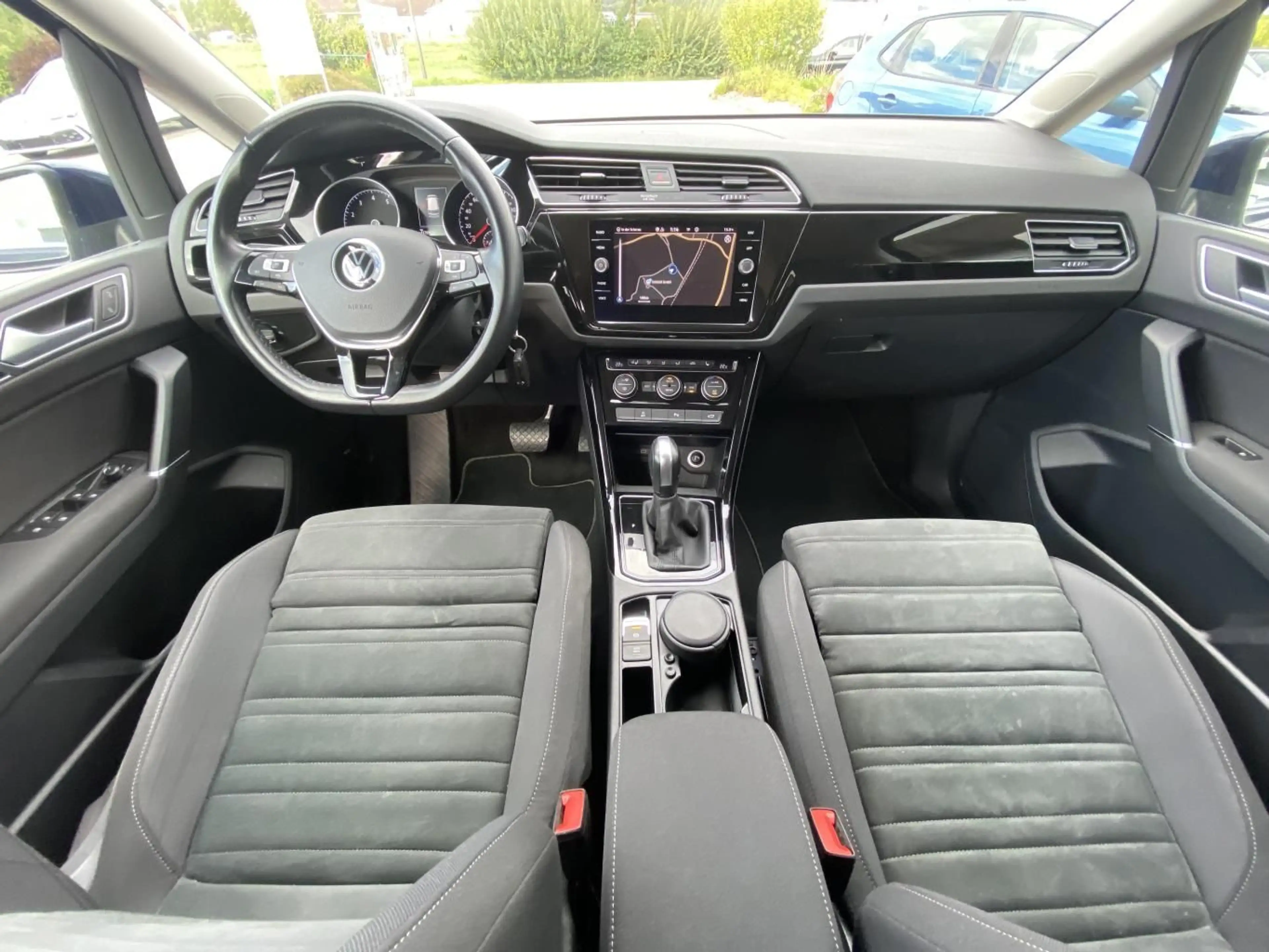 Volkswagen Touran 1.5 TSI HIGHLINE DSG 7-SITZER AHK+ACC+KAM — photo 15