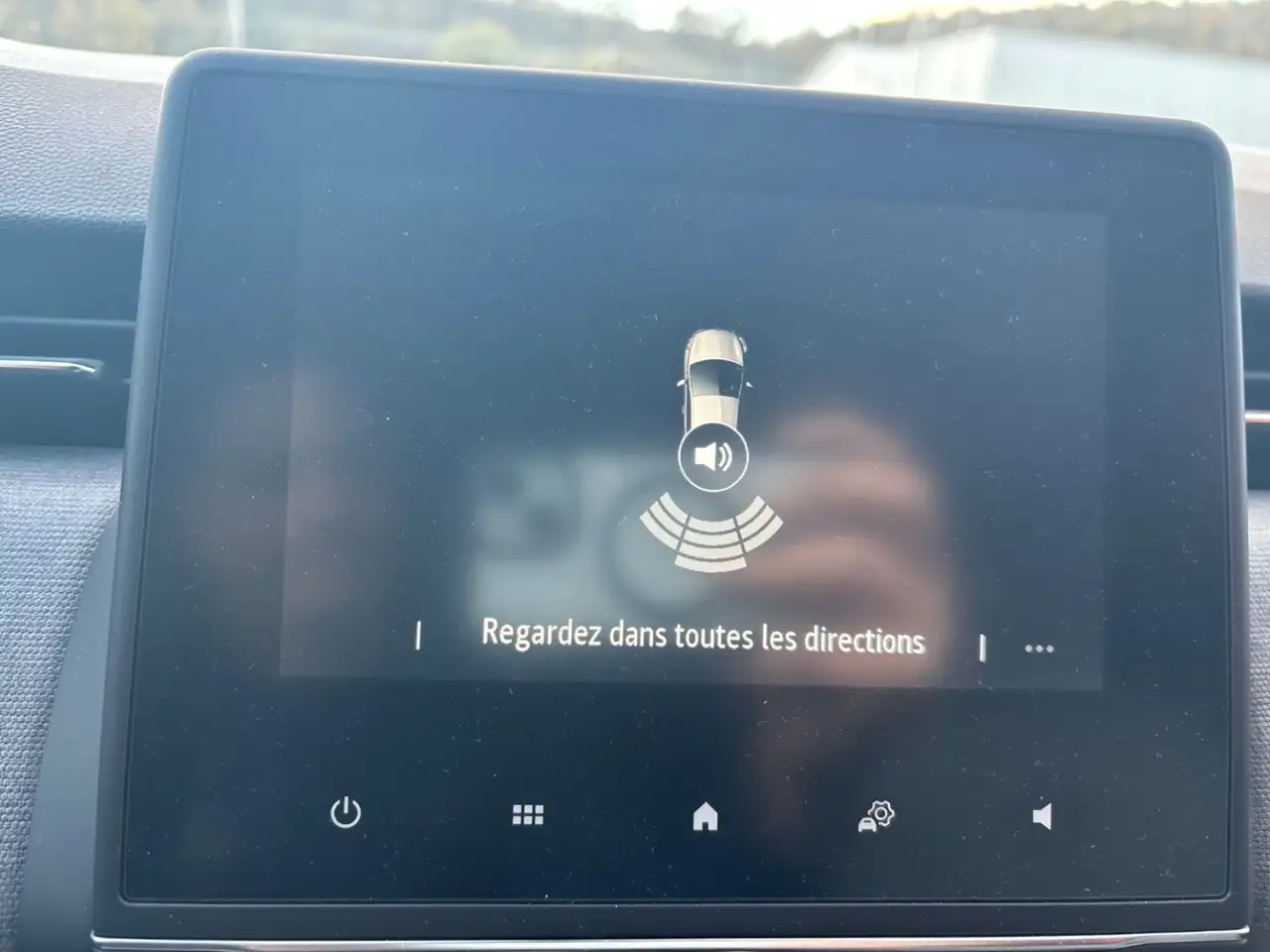 Renault Clio Citadine 5 portes — photo 25
